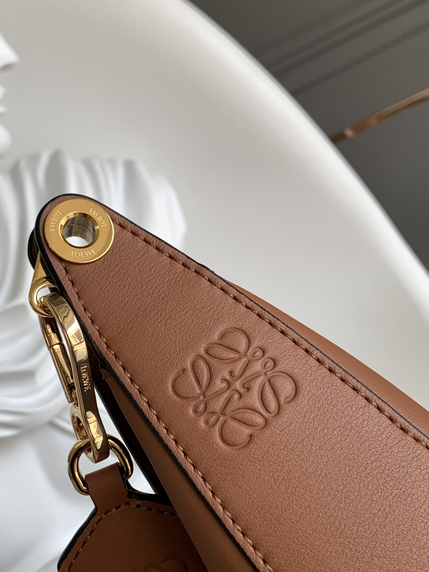 [TOP] LOEWE Calfskin Luna Bag 34*9*30cm - Brown