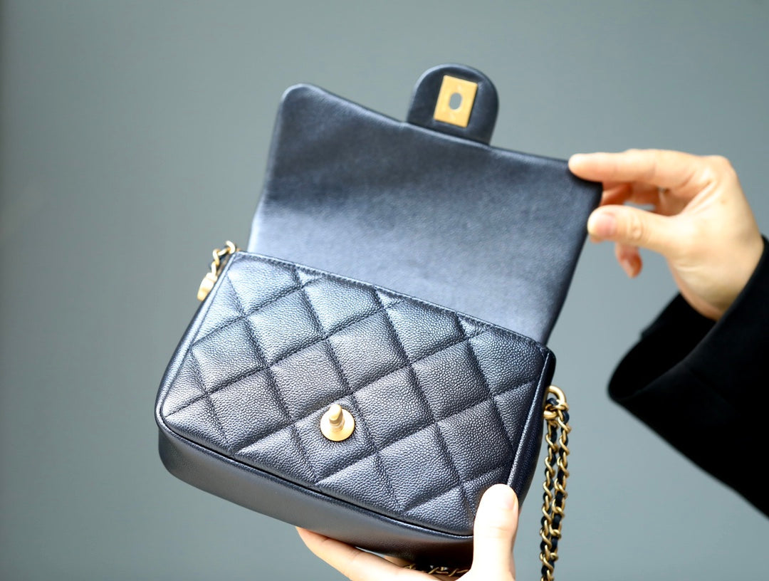 [TOP] CHANEL Classic Flap Bag New Mini Square 13.5*17*8CM - Black & GHW