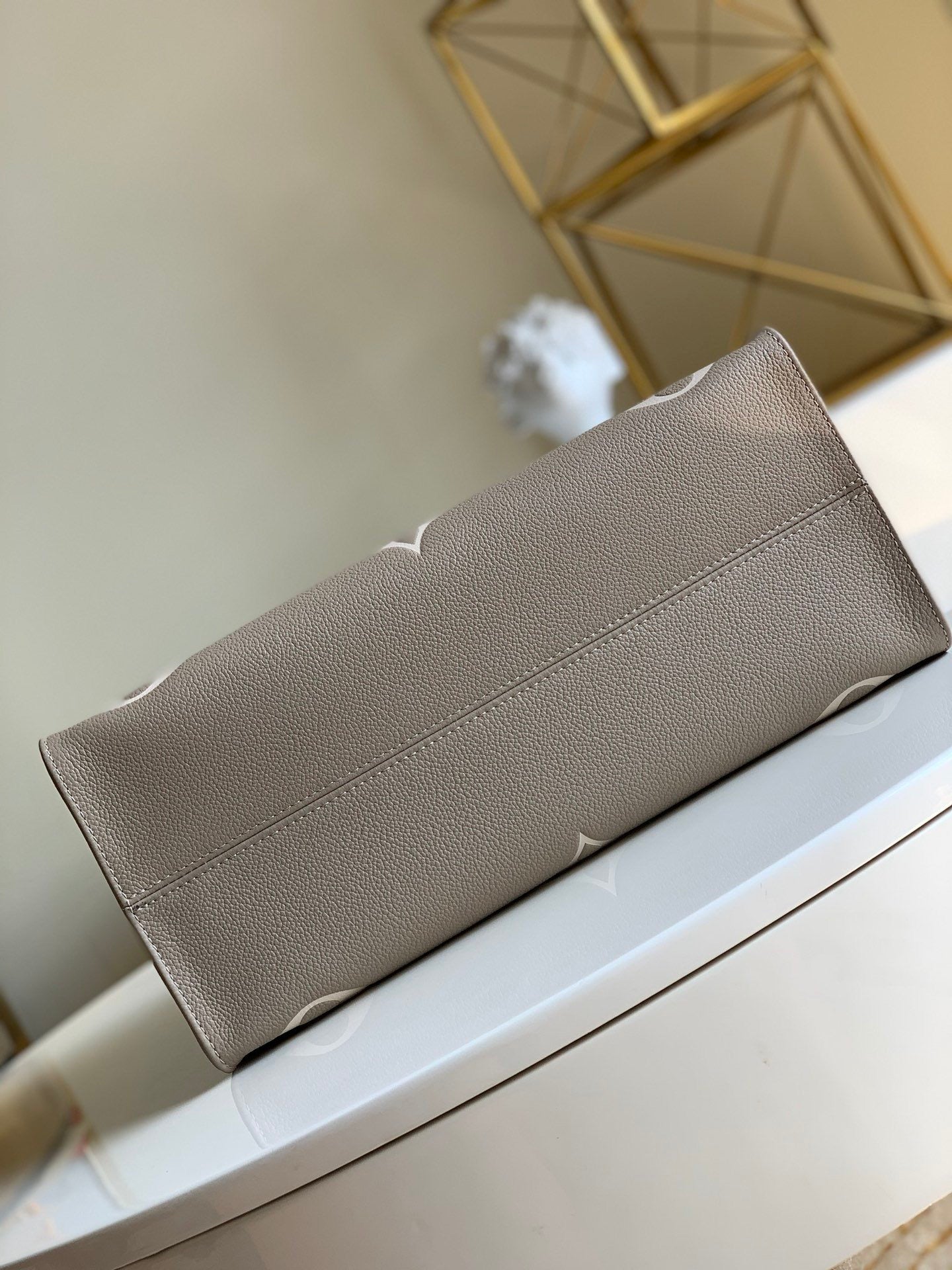 [TOP] Louis Vuitton LV  On The Go Empreinte 2 Tones Tote GM 41x34x19cm - Turtle Dove