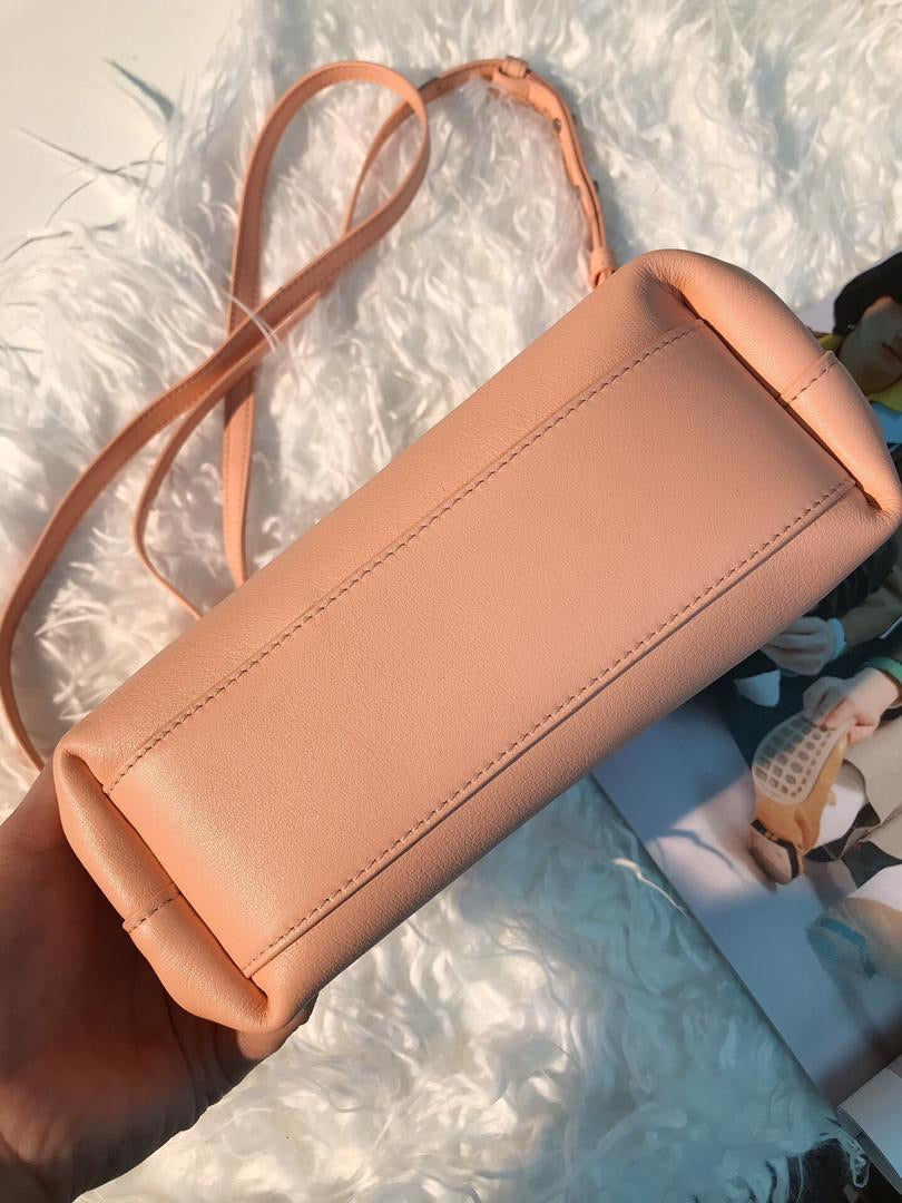 [TOP] Bottega Veneta BV  Point Bag - Peach