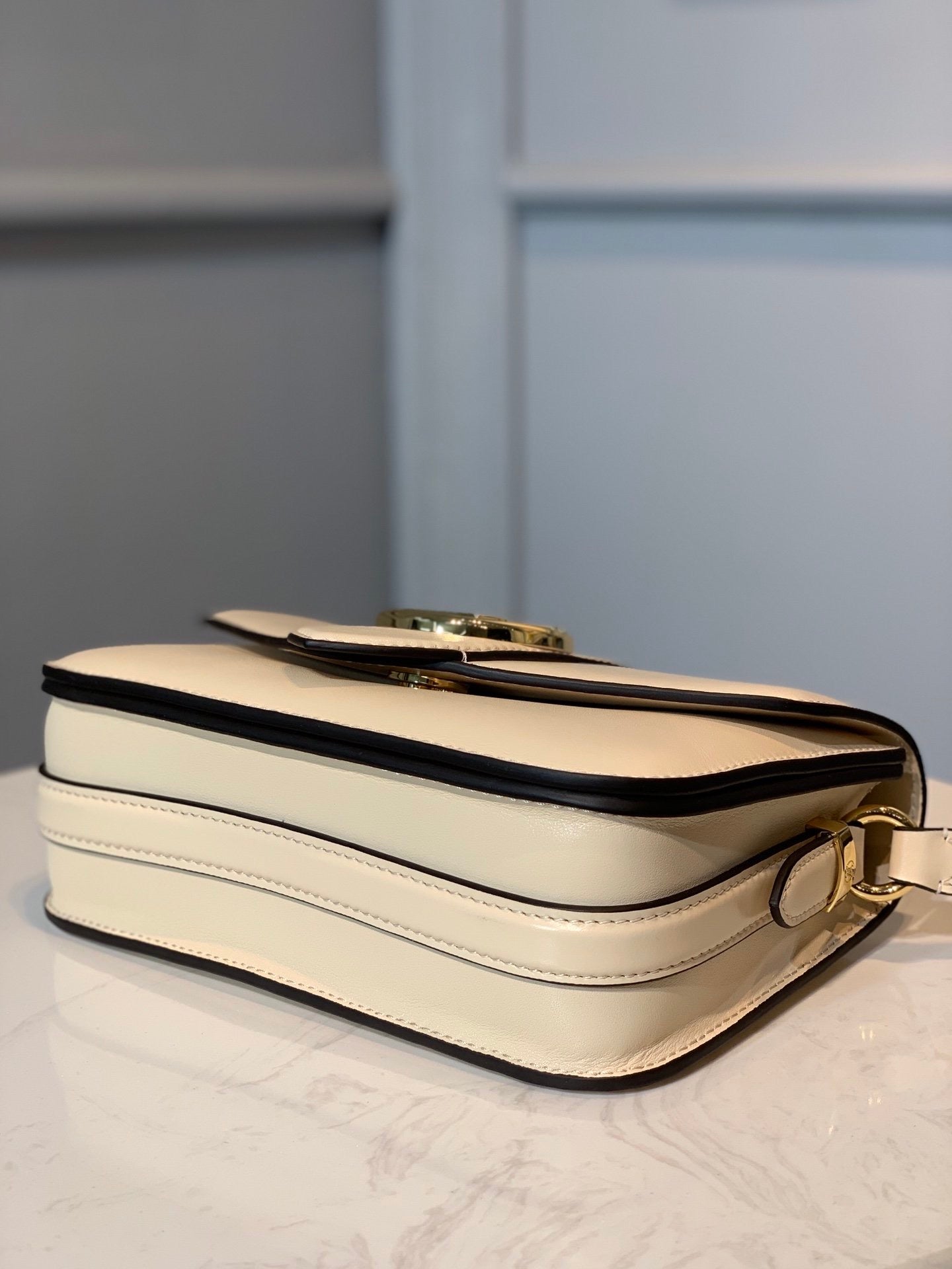 [TOP] Louis Vuitton LV Pont 9 Bag 23 × 15 × 8 cm- Cream