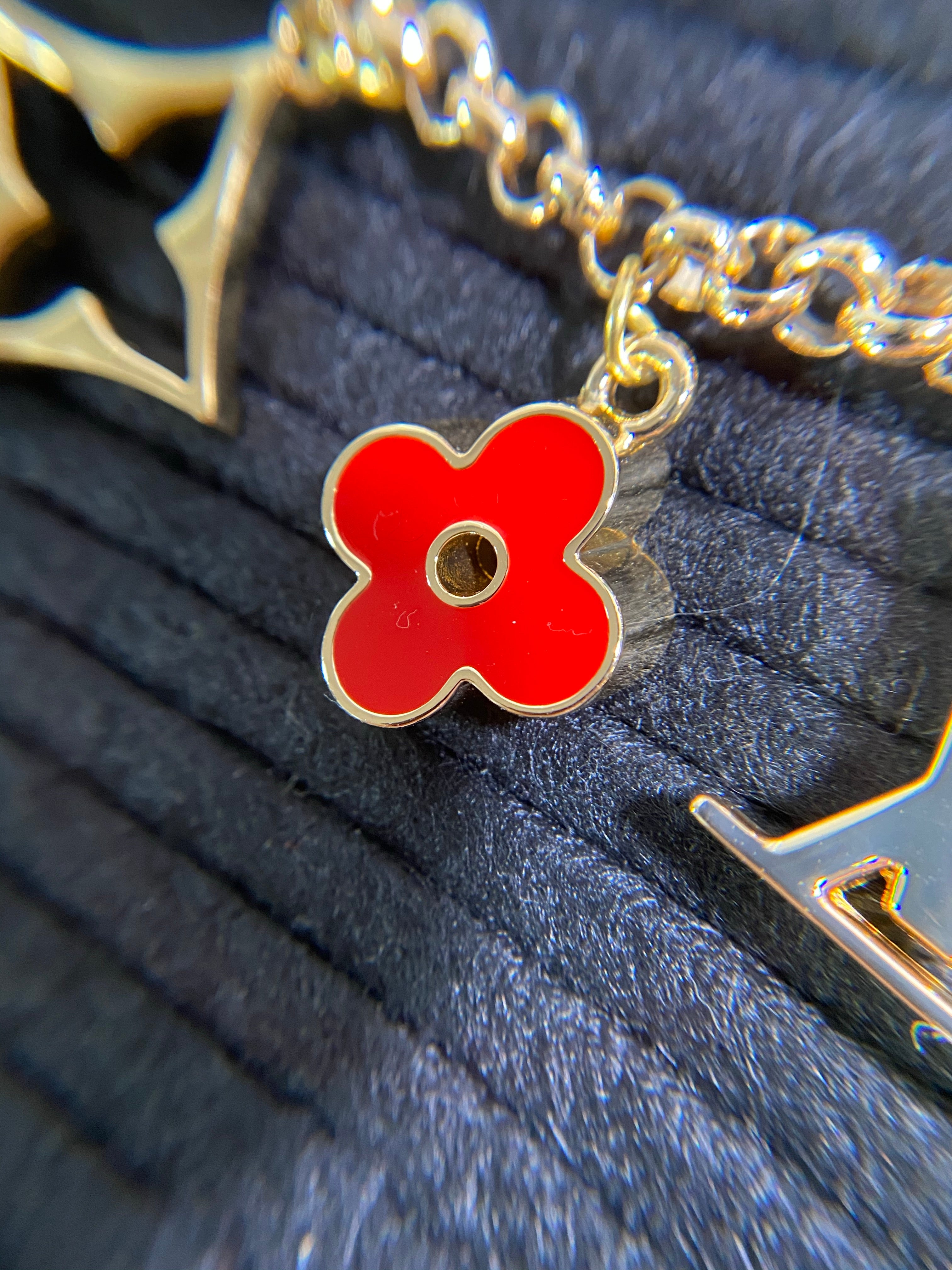 [TOP] Louis Vuitton LV LV Bag Charm Fleur De Monogram - RED