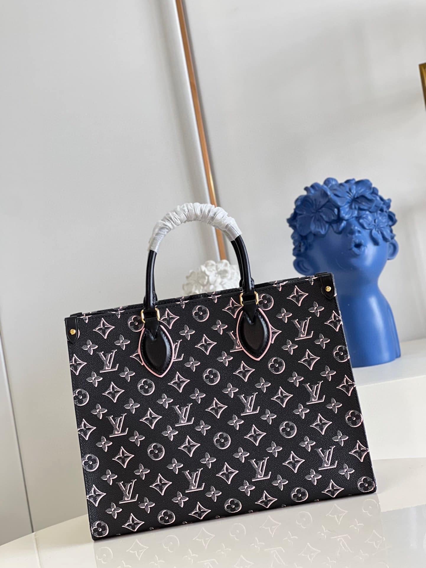 [TOP] Louis Vuitton LV  On The Go Retro MM Bag 35x27x14cm - Black