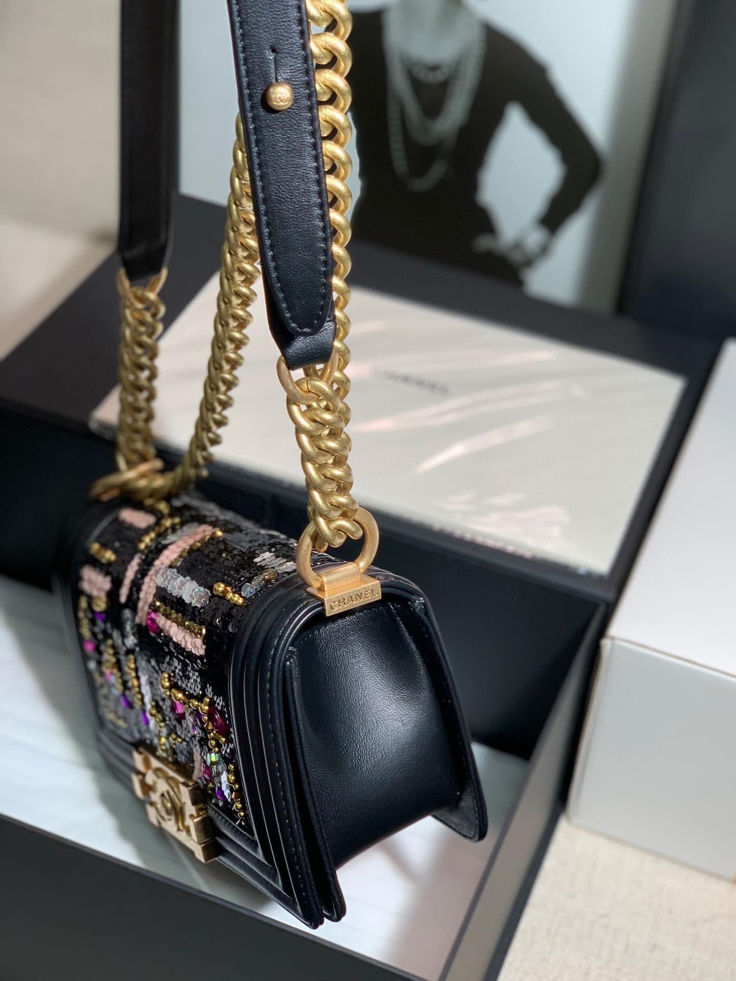 [TOP] CHANEL Le Boy Bag Sequin and Stones Small 20cm - Black & GHW