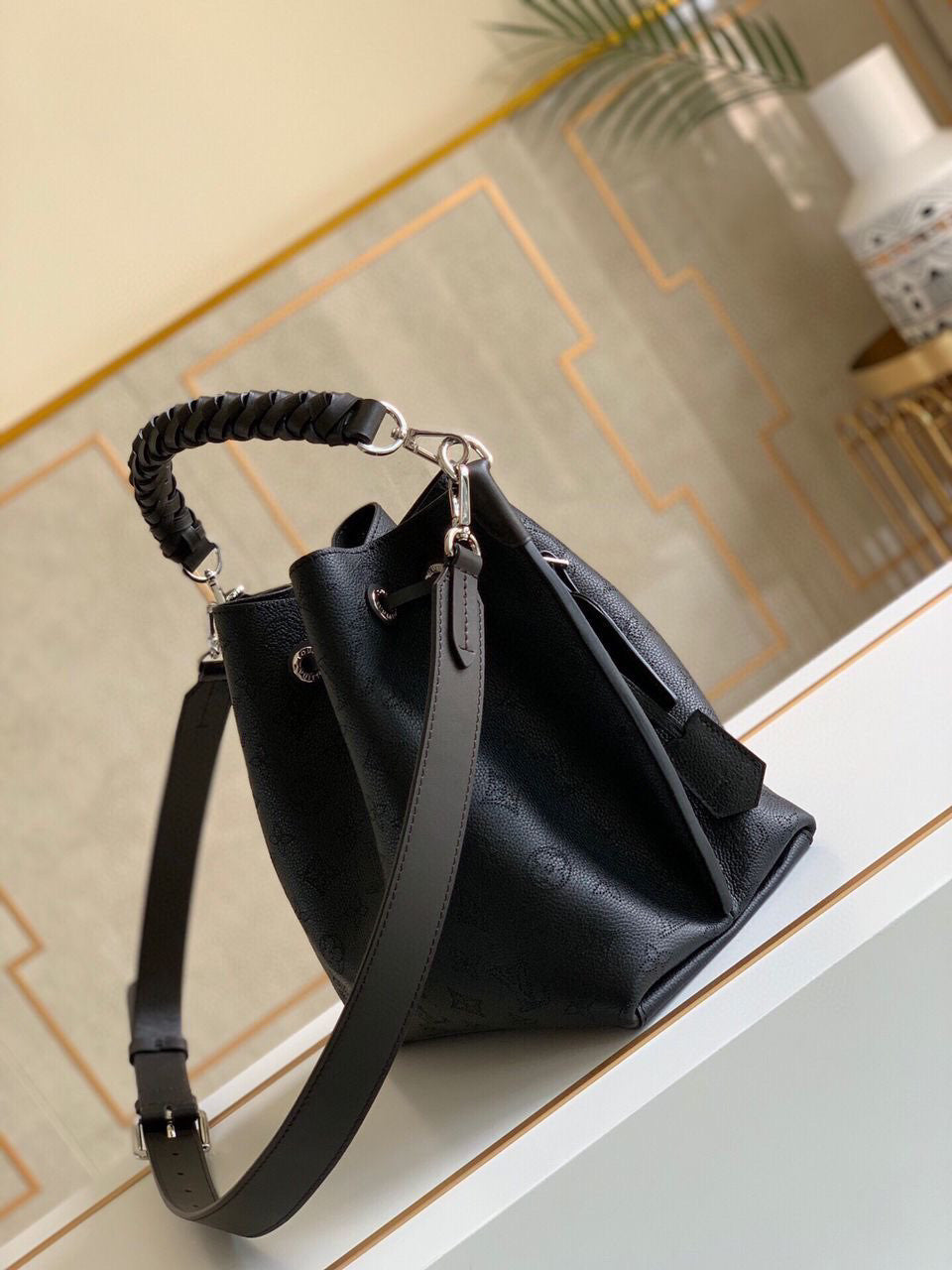[TOP] Louis Vuitton LV  Leather Noe Bag 23×25.4×14.6CM- Black