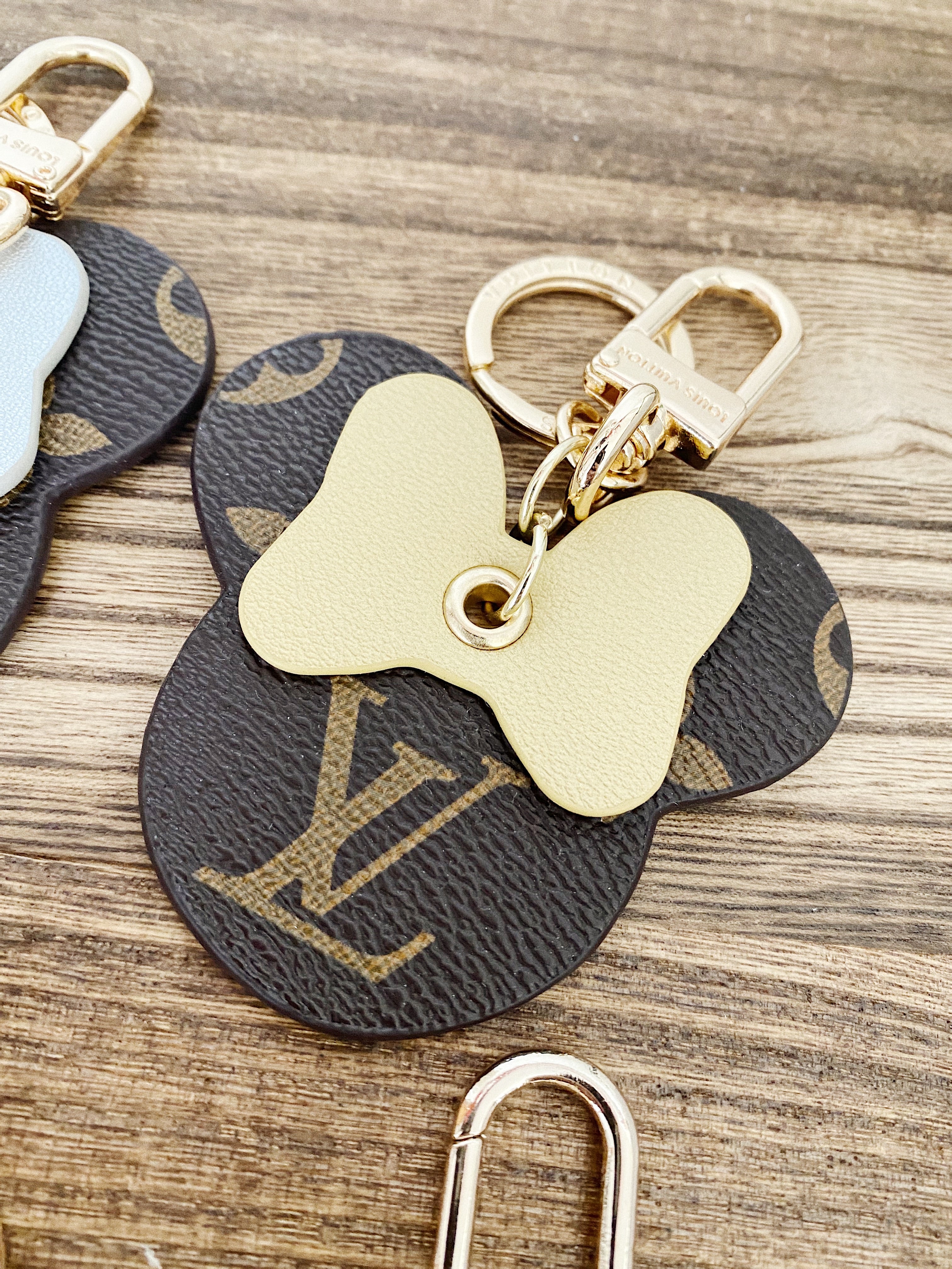 [TOP] Louis Vuitton LV LV Mickey Mouse Key Holder