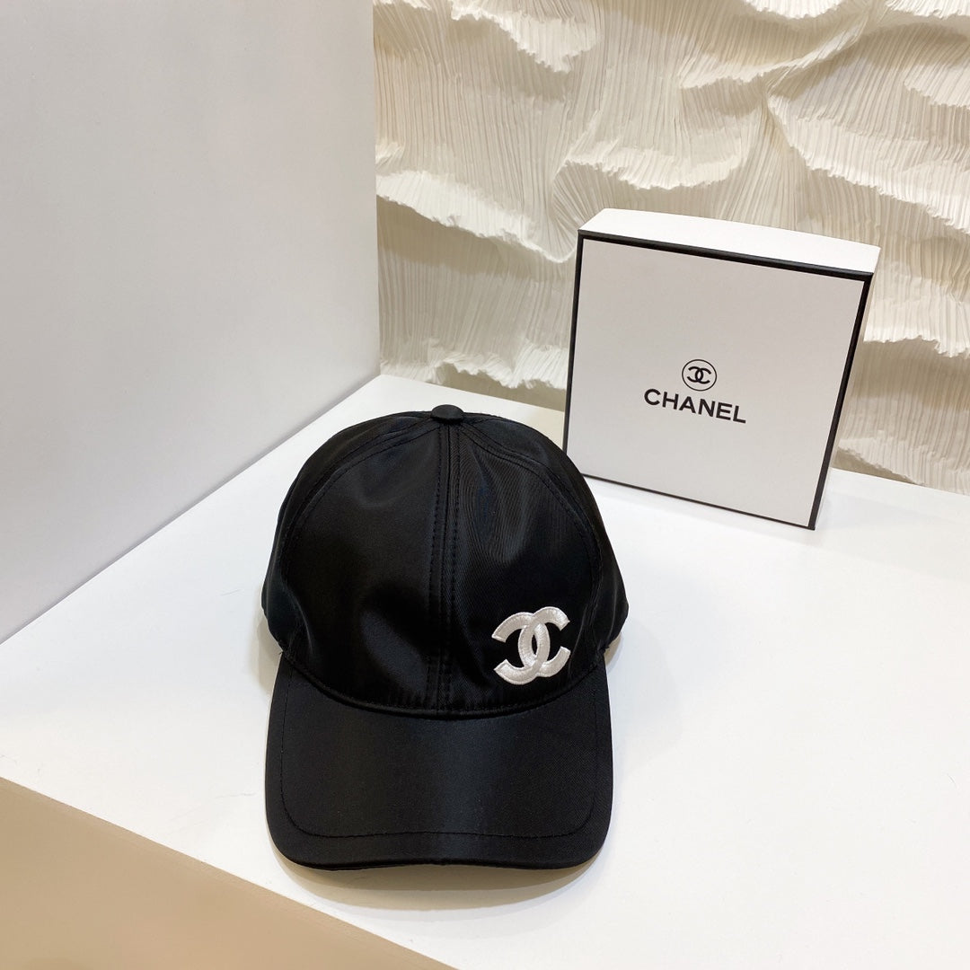 [TOP] CHANEL Nylon Side Logo Cap - Black