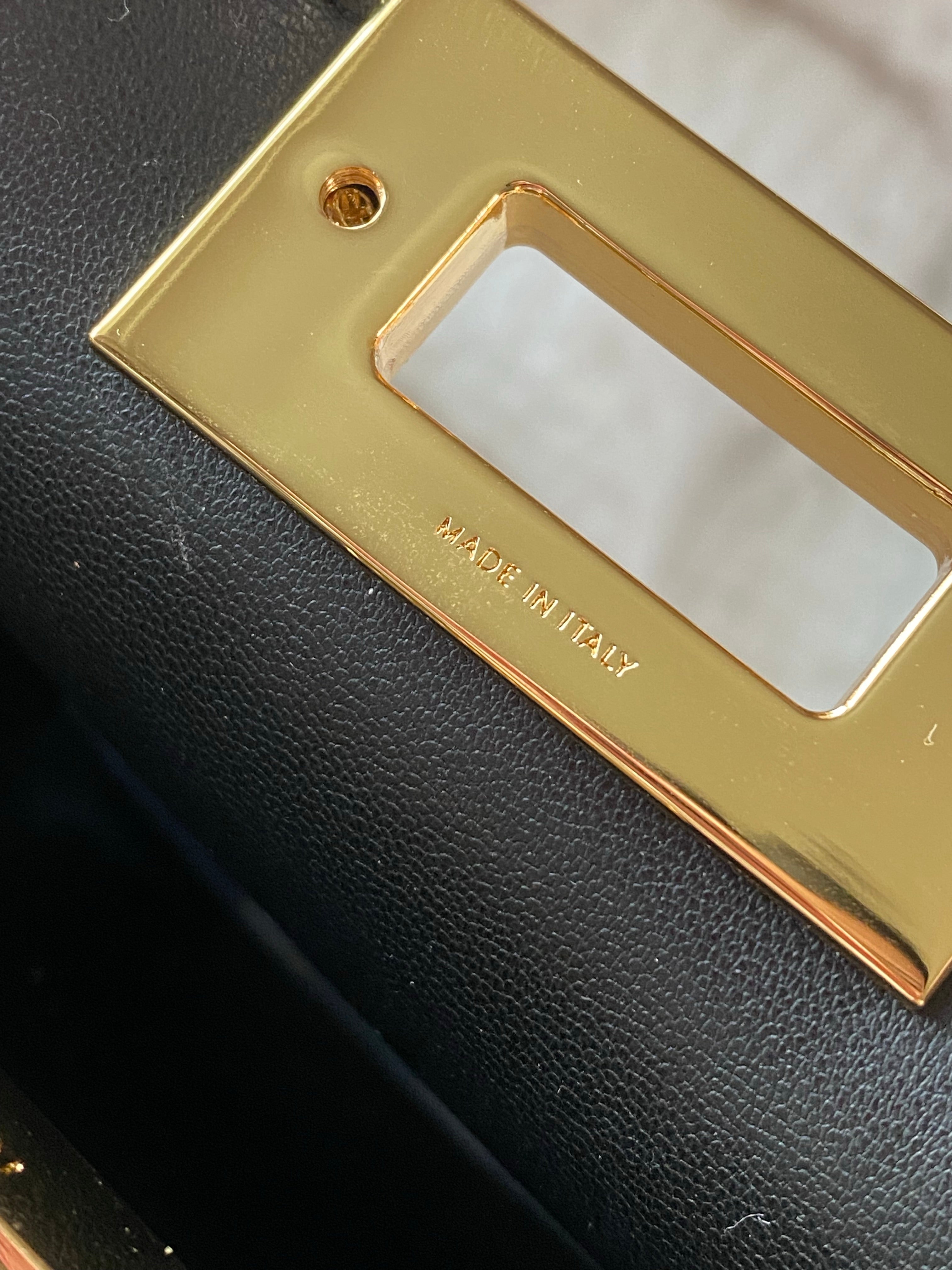 [TOP] FENDI Peekaboo Essentially Medium Bag - Tan