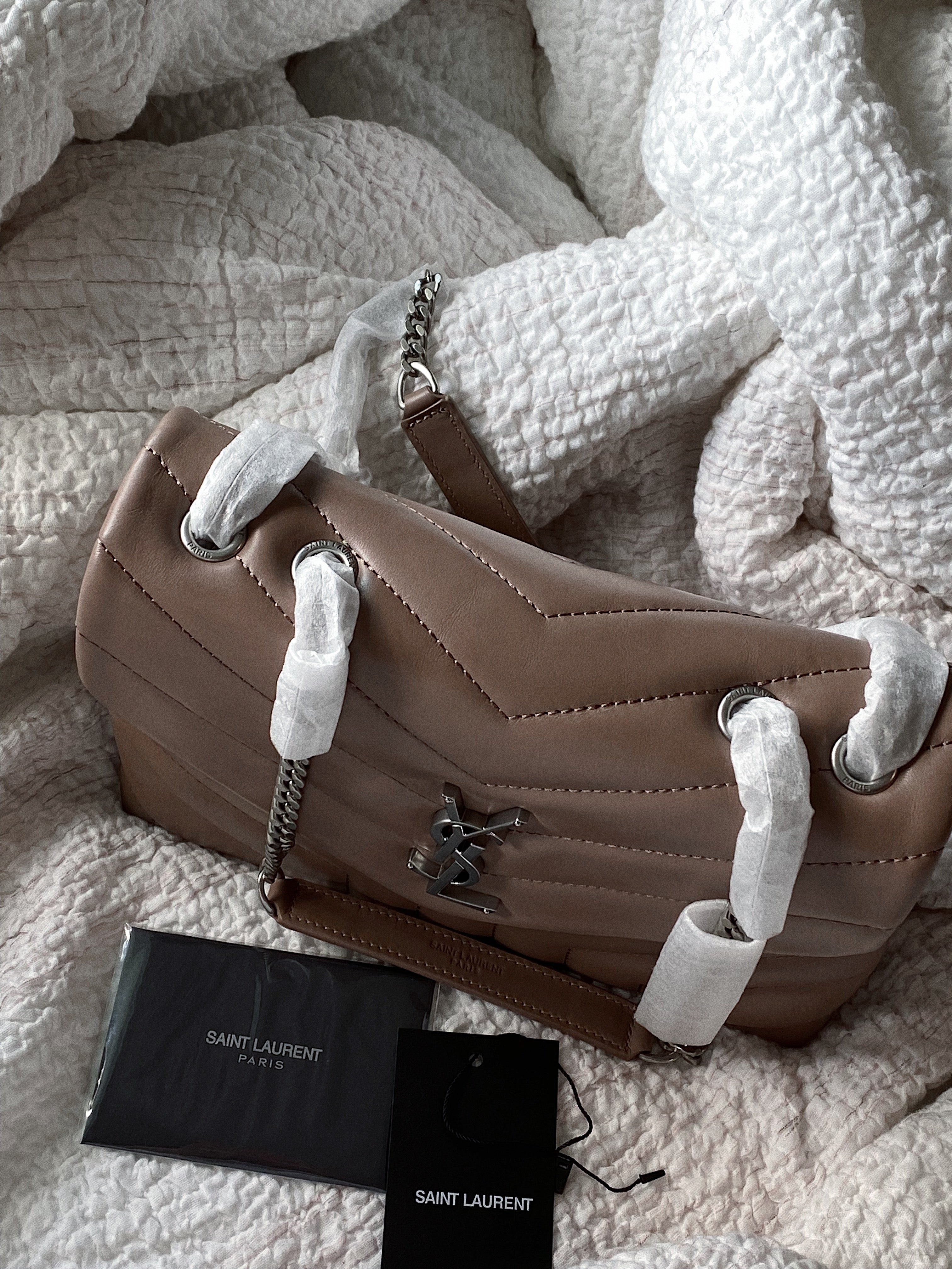 [TOP] Yves Saint Laurent YSL Loulou Quilted Shoulder Bag Small 20cm - Taupe