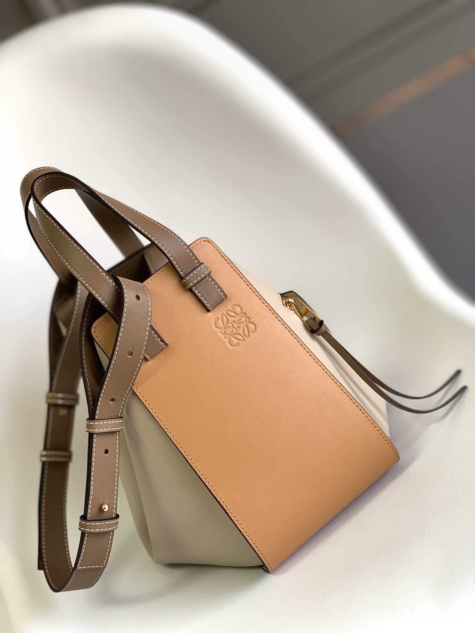 [TOP] LOEWE Calfskin Hammock Bag 29*14*26cm - Khaki