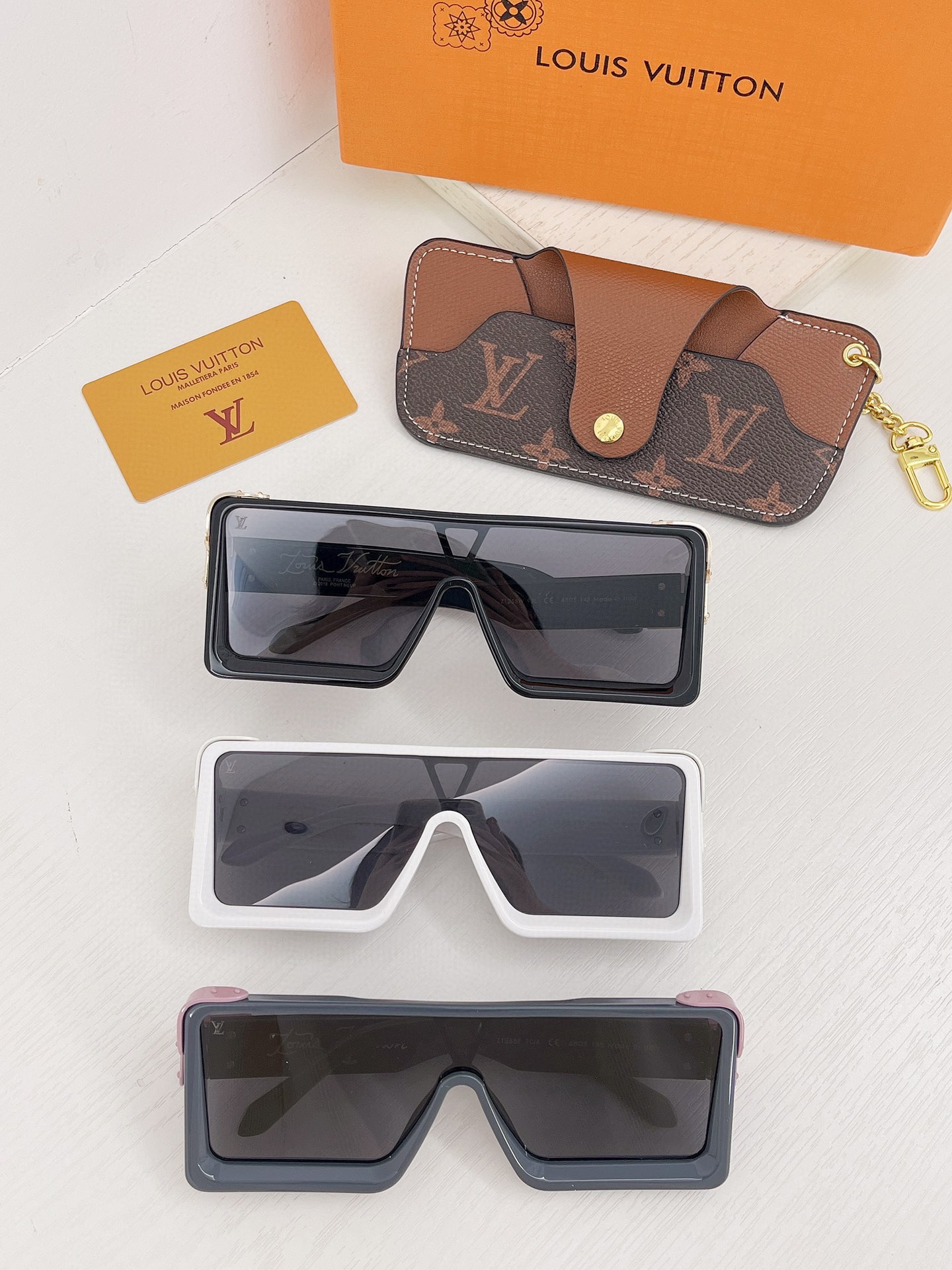 [TOP] Louis Vuitton LV Sunglasses  - 3 Color