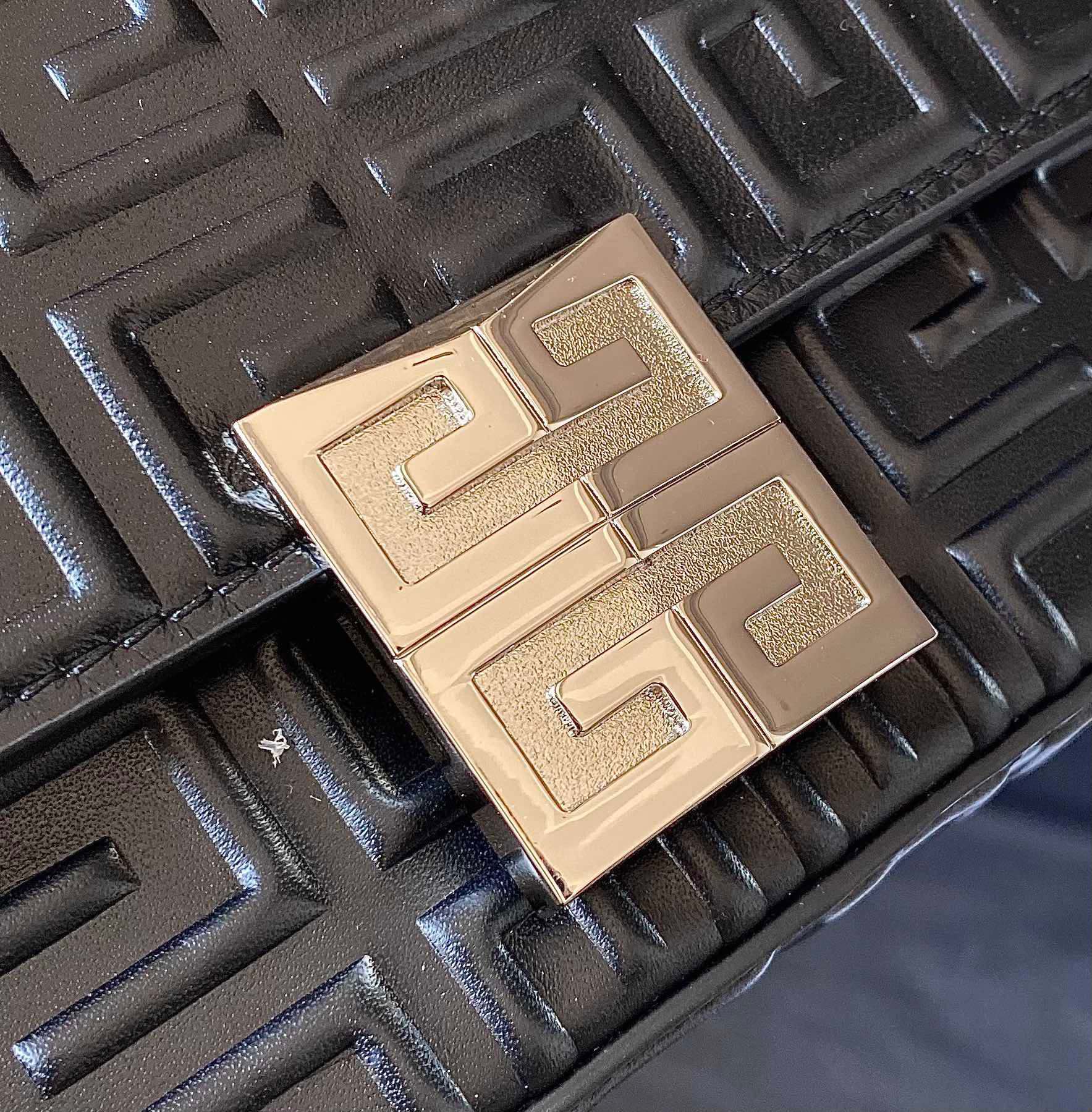 [Top] GIVENCHY 4G Patent Leather Shoulder Bag 16*12*6/21*15*6 - Black