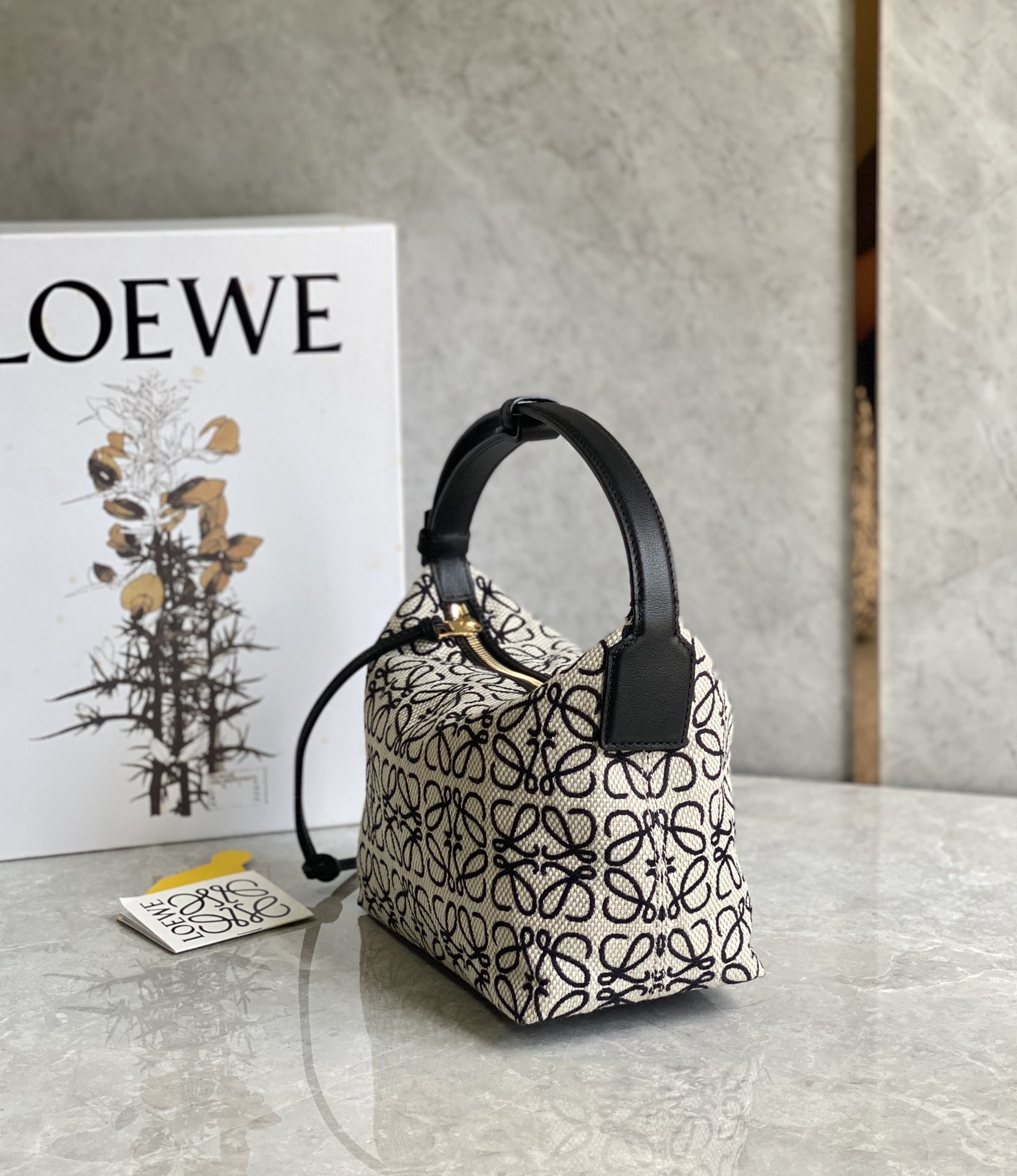[TOP] LOEWE Cubi Bag Anagram 21*12*17cm/25*21*16.5cm - Black White