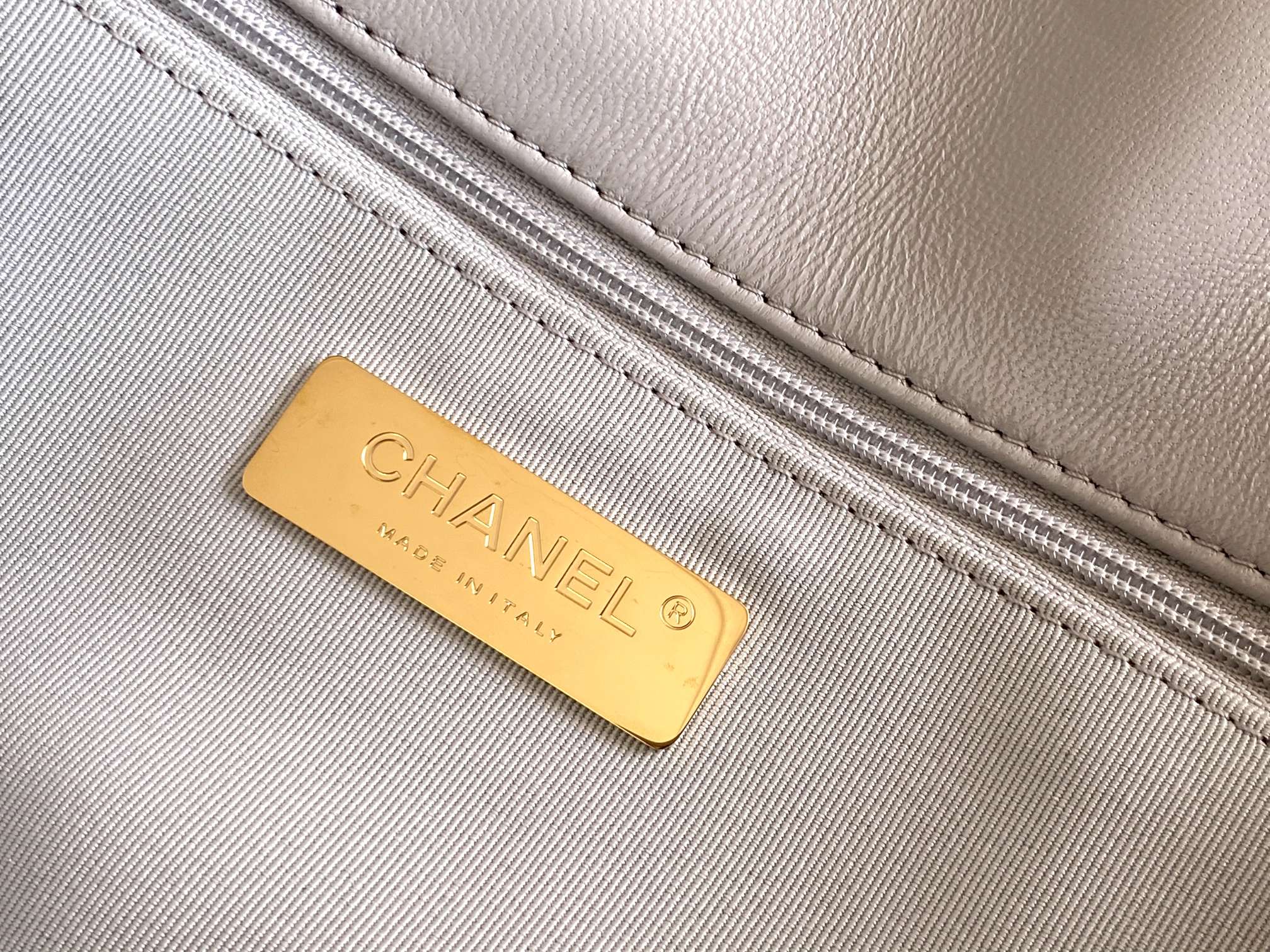 [TOP] CHANEL 19 Bag Small 26cm - Light Grey