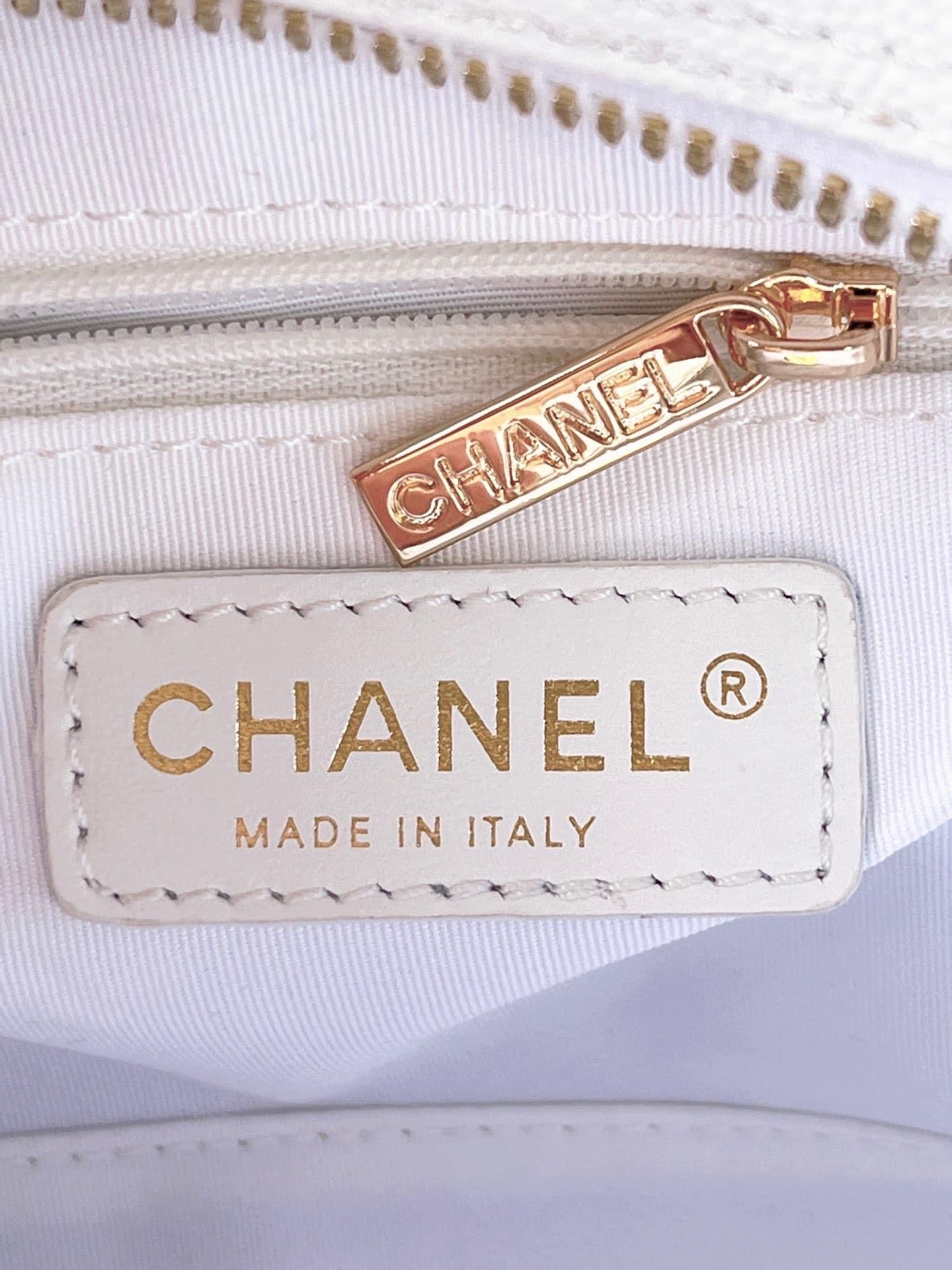 [TOP] CHANEL Bowler Mini Bag - White