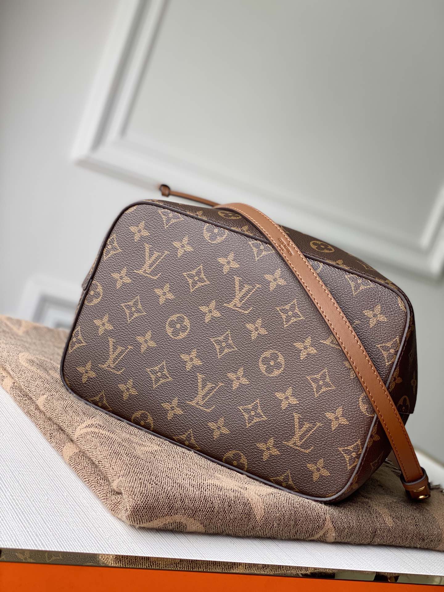 [TOP] Louis Vuitton LV Noe Monogram HandBag 26*26*17.5cm - Brown