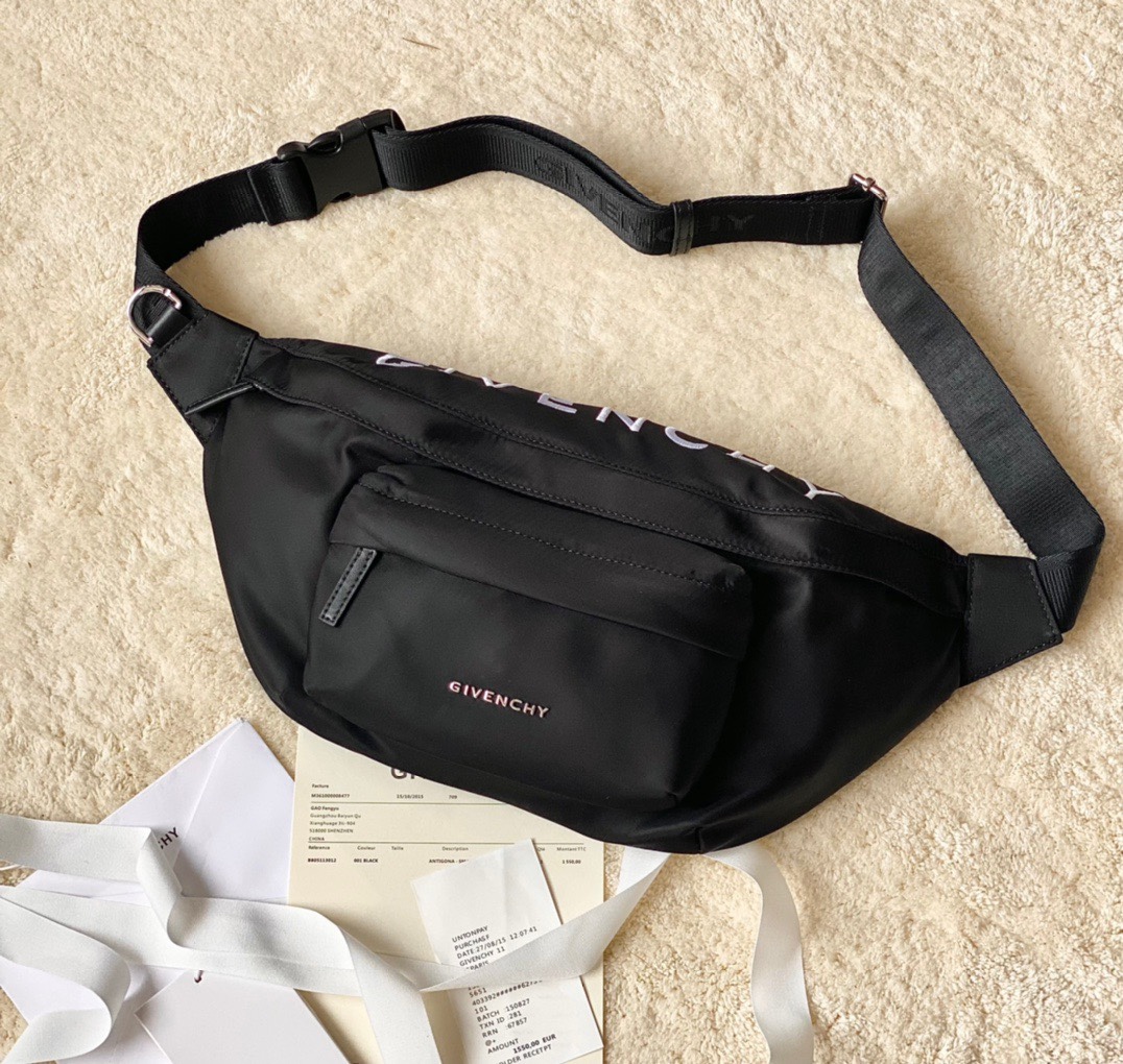 [TOP] GIVENCHY Cross Body Bag 37*18*4- Black
