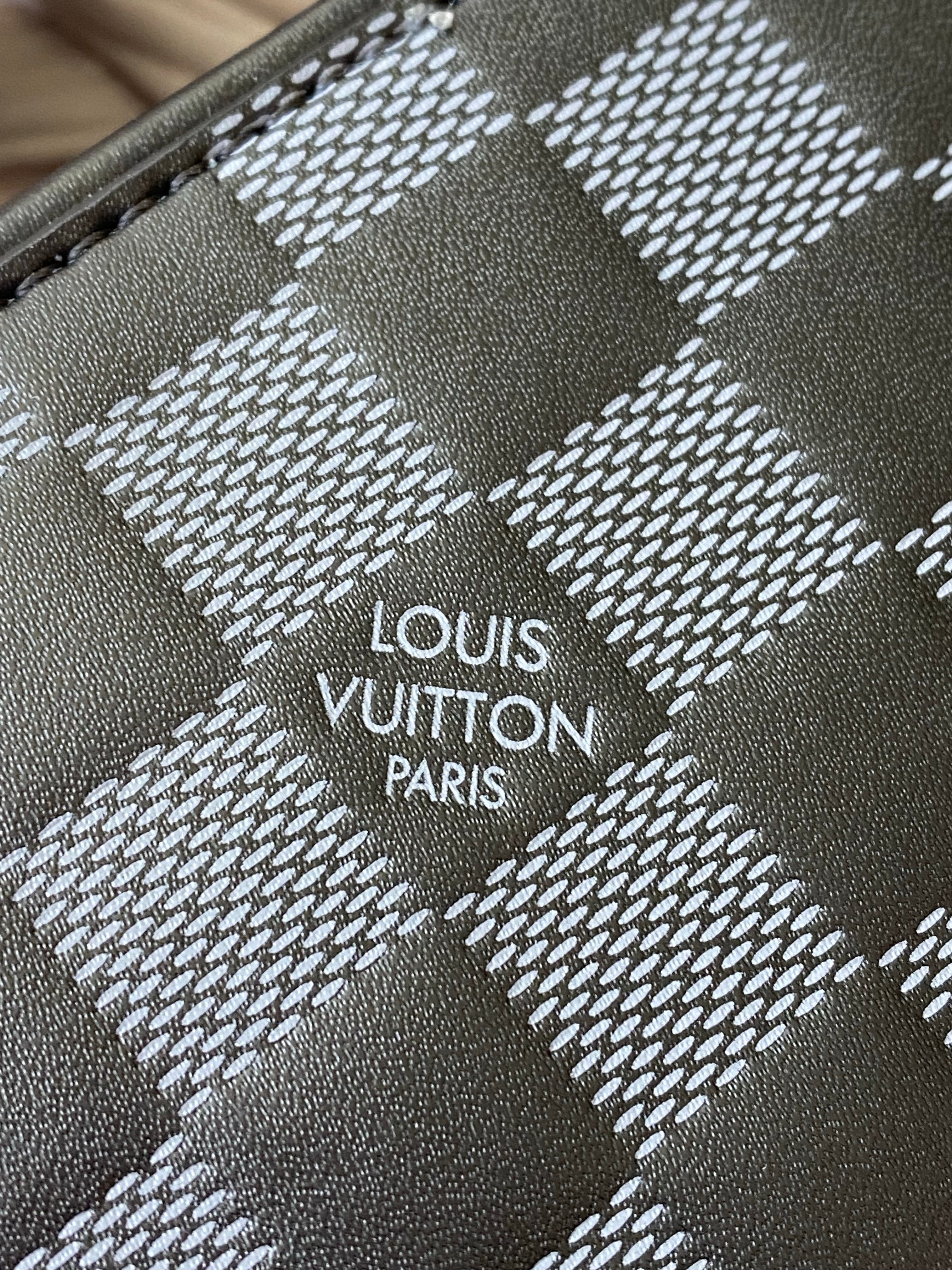 [TOP] Louis Vuitton LV  Messenger Bag 24 x 14 x 5 cm- Black