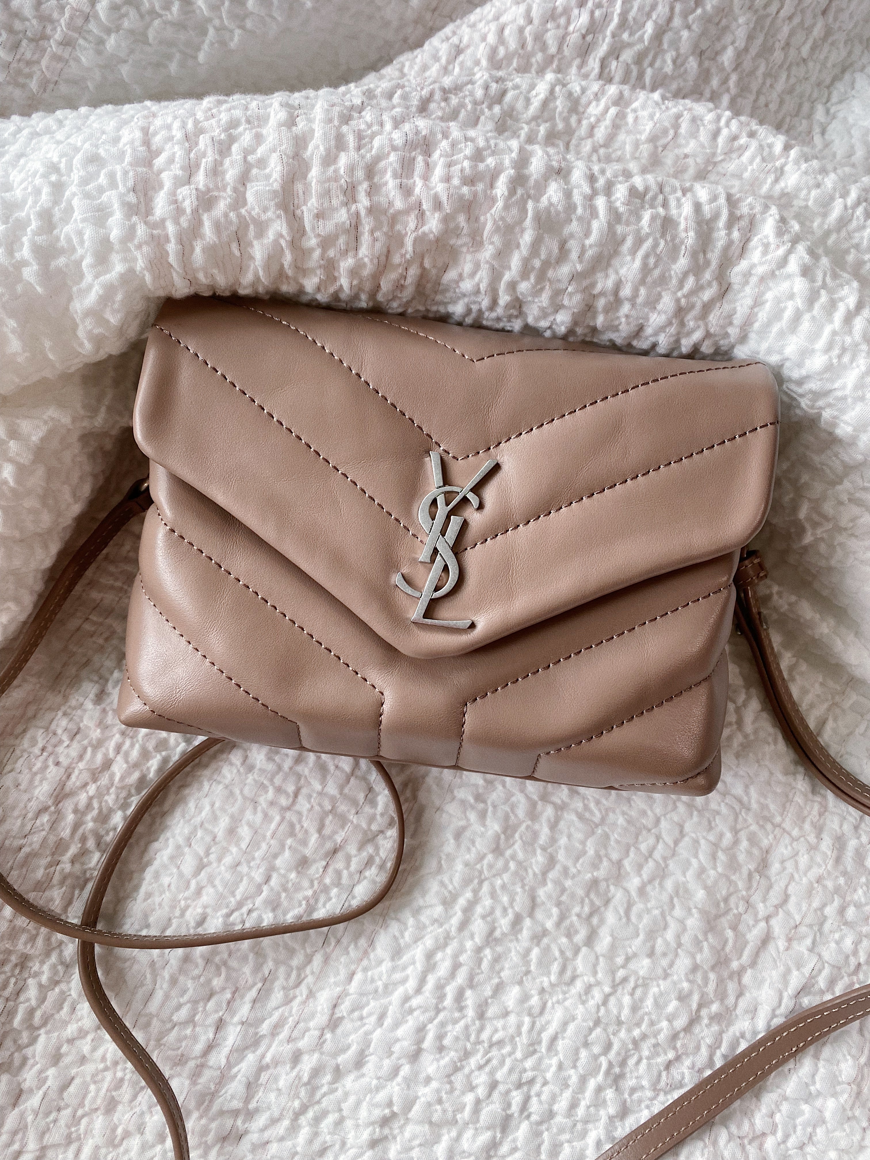 [TOP] Yves Saint Laurent YSL Loulou Toy Bag - Taupe