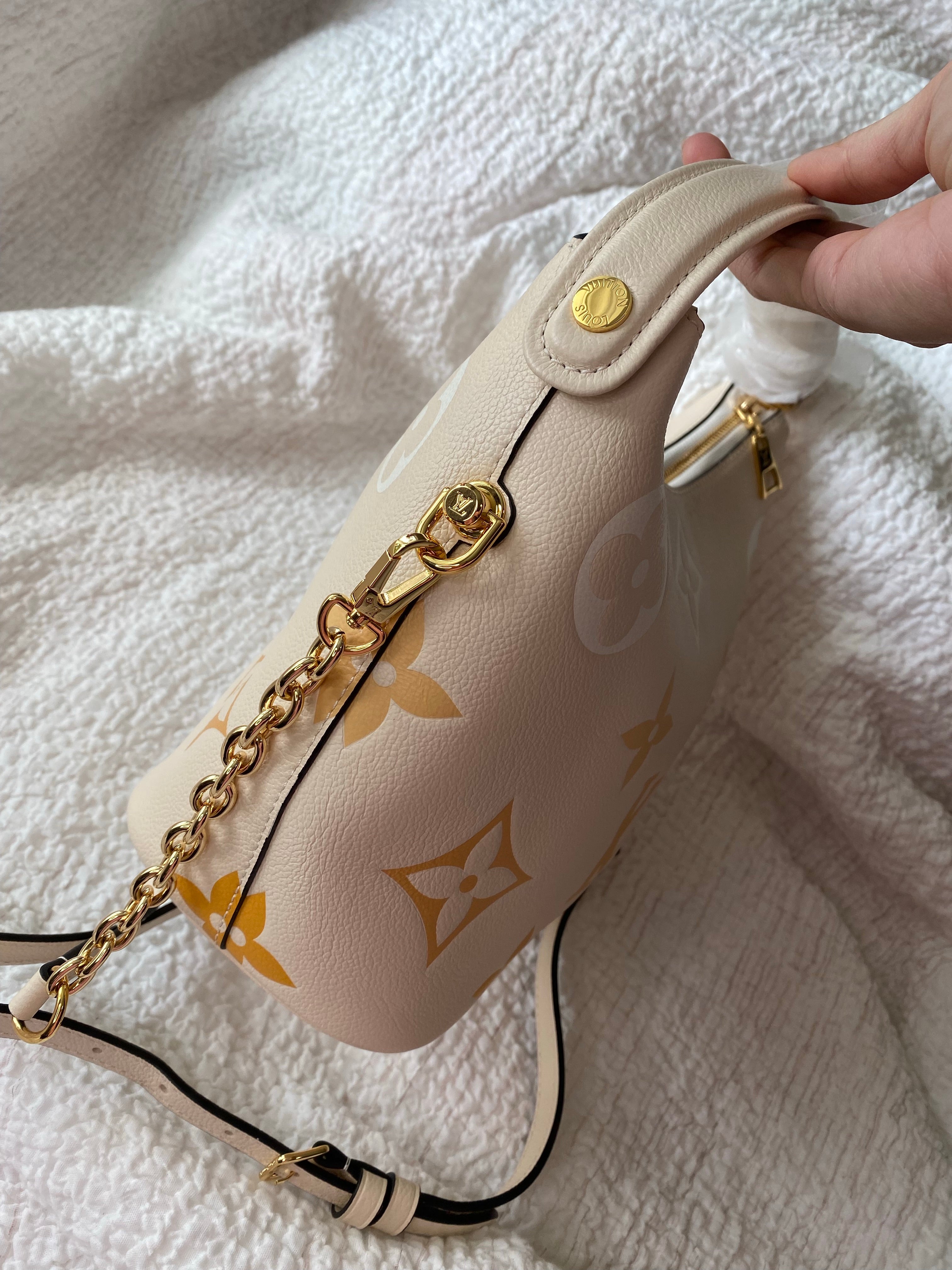 [TOP] Louis Vuitton LV Marshmallow Hobo Bag 24 x 22 x 13 cm - Vanilla Yellow
