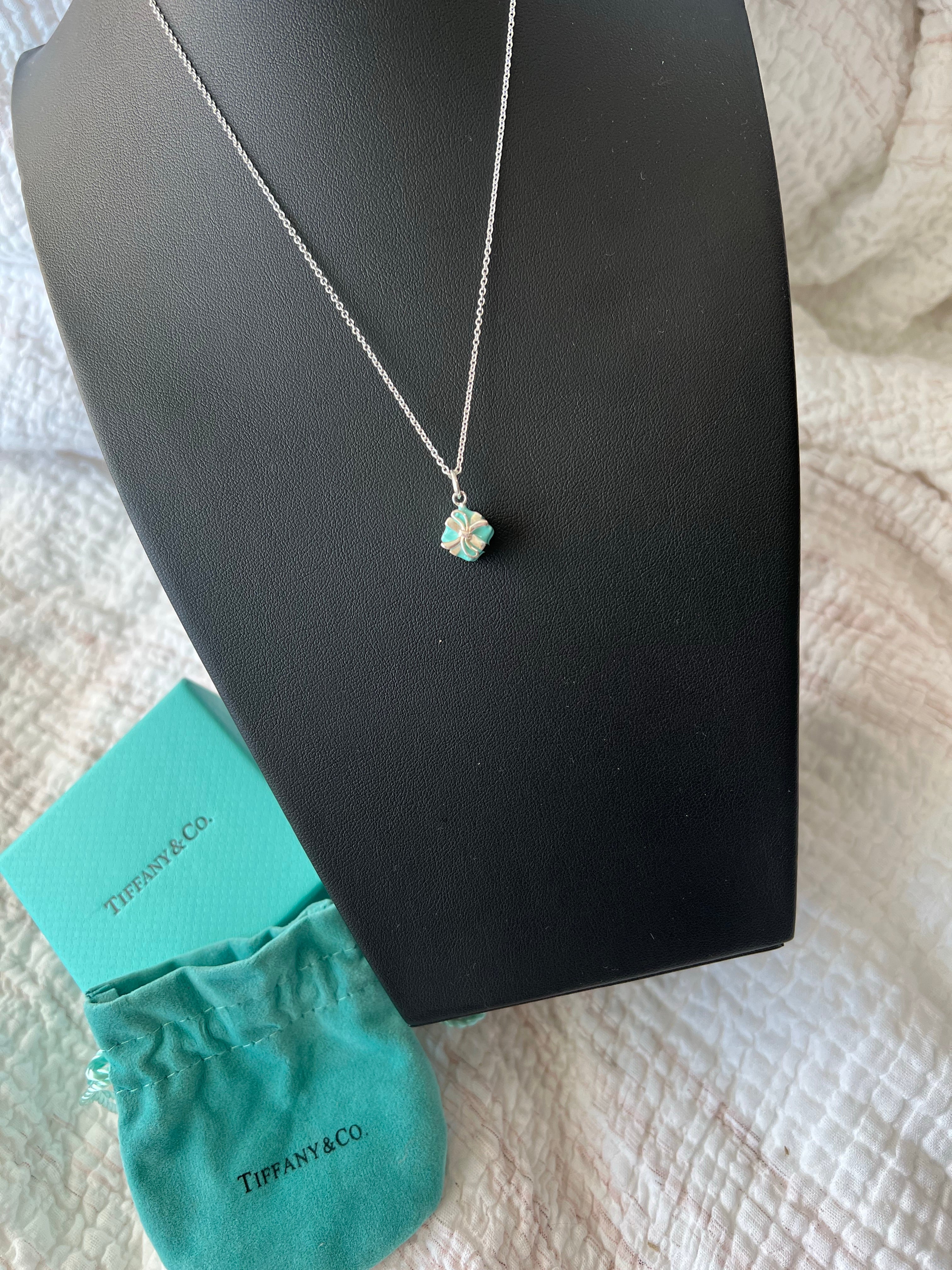 [TOP] Tiffany & Co. Blue Gift Box Necklace