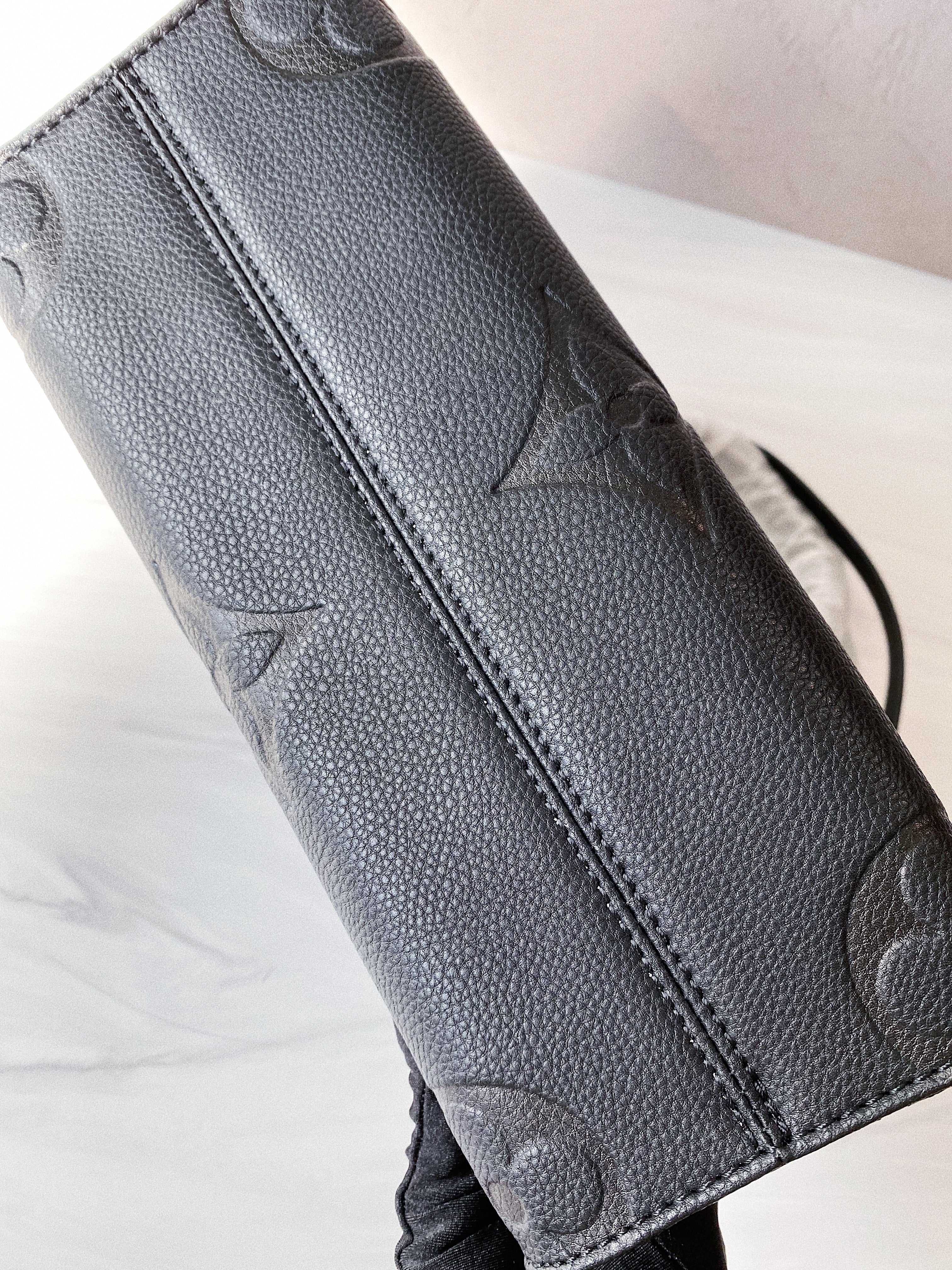 [TOP] Louis Vuitton LV On The Go Empreinte PM 25X19X11.5cm- Black