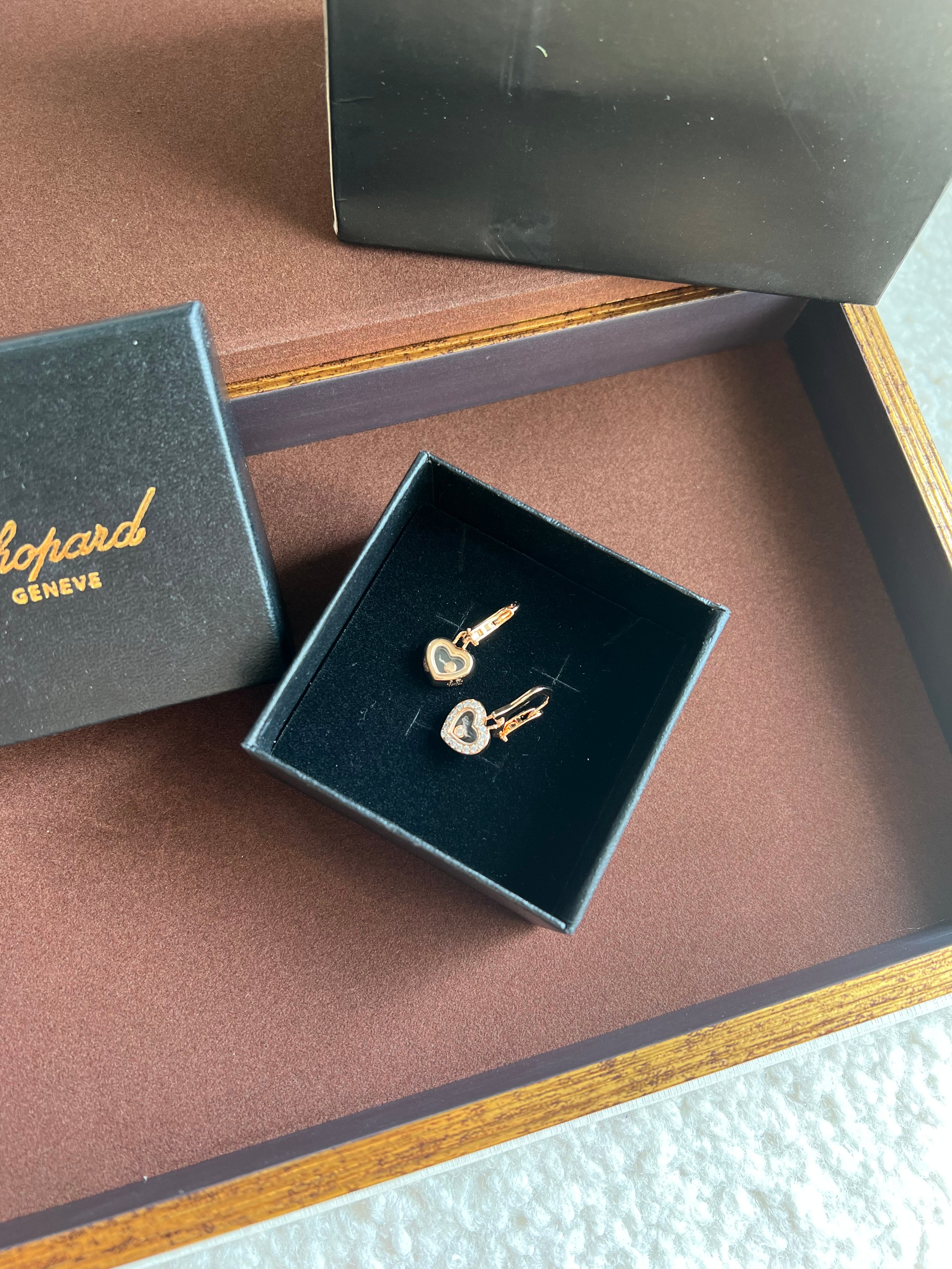 [TOP] Ch0pard Heart Dangle Earrings w Stones - Gold