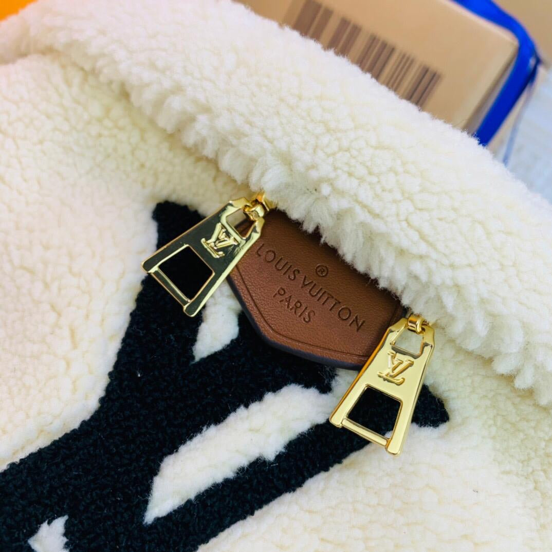 [TOP] Louis Vuitton LV  Teddy Bumbag 17.78 ×35.56 ×12.7 cm-White