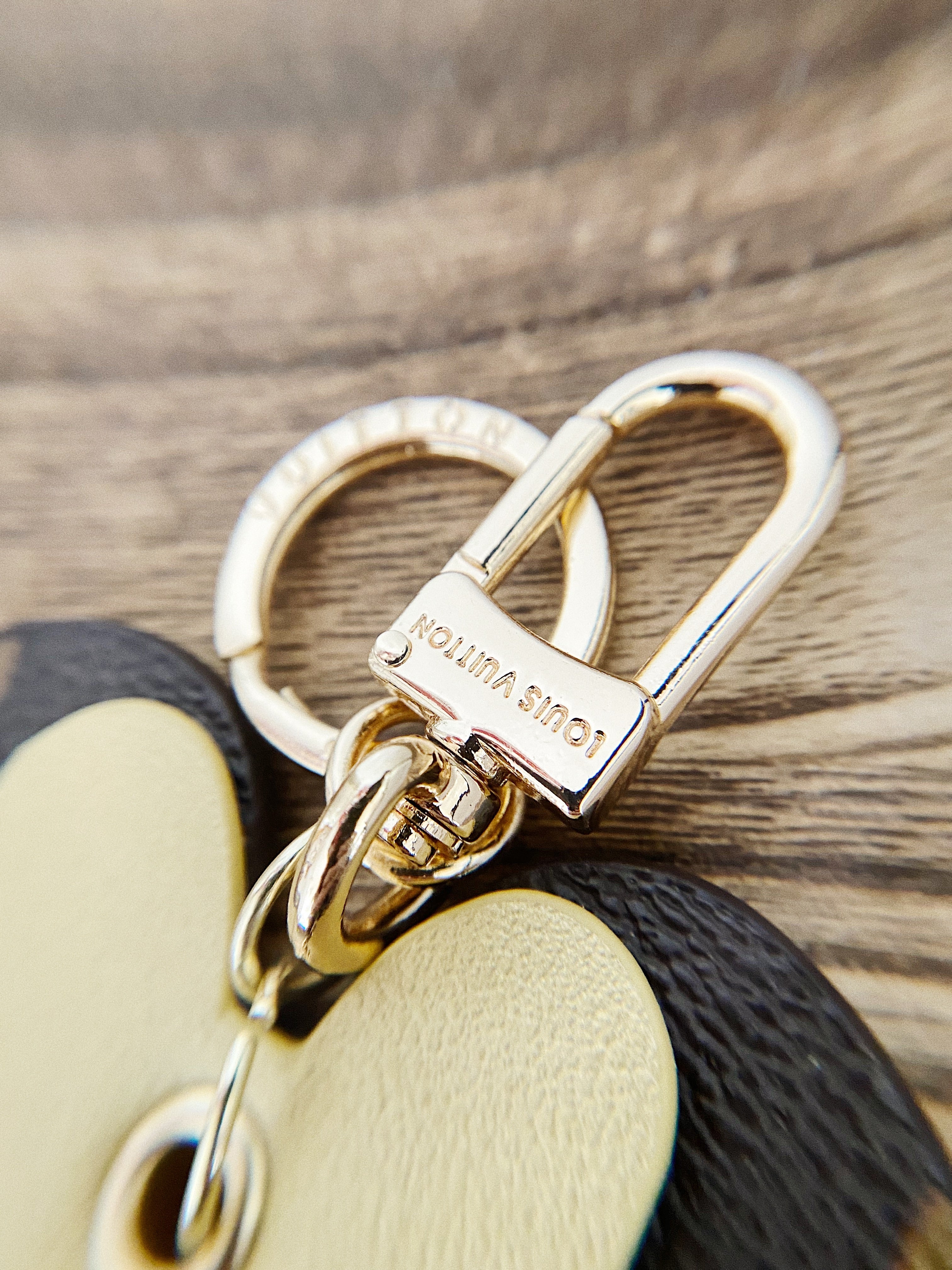 [TOP] Louis Vuitton LV LV Mickey Mouse Key Holder