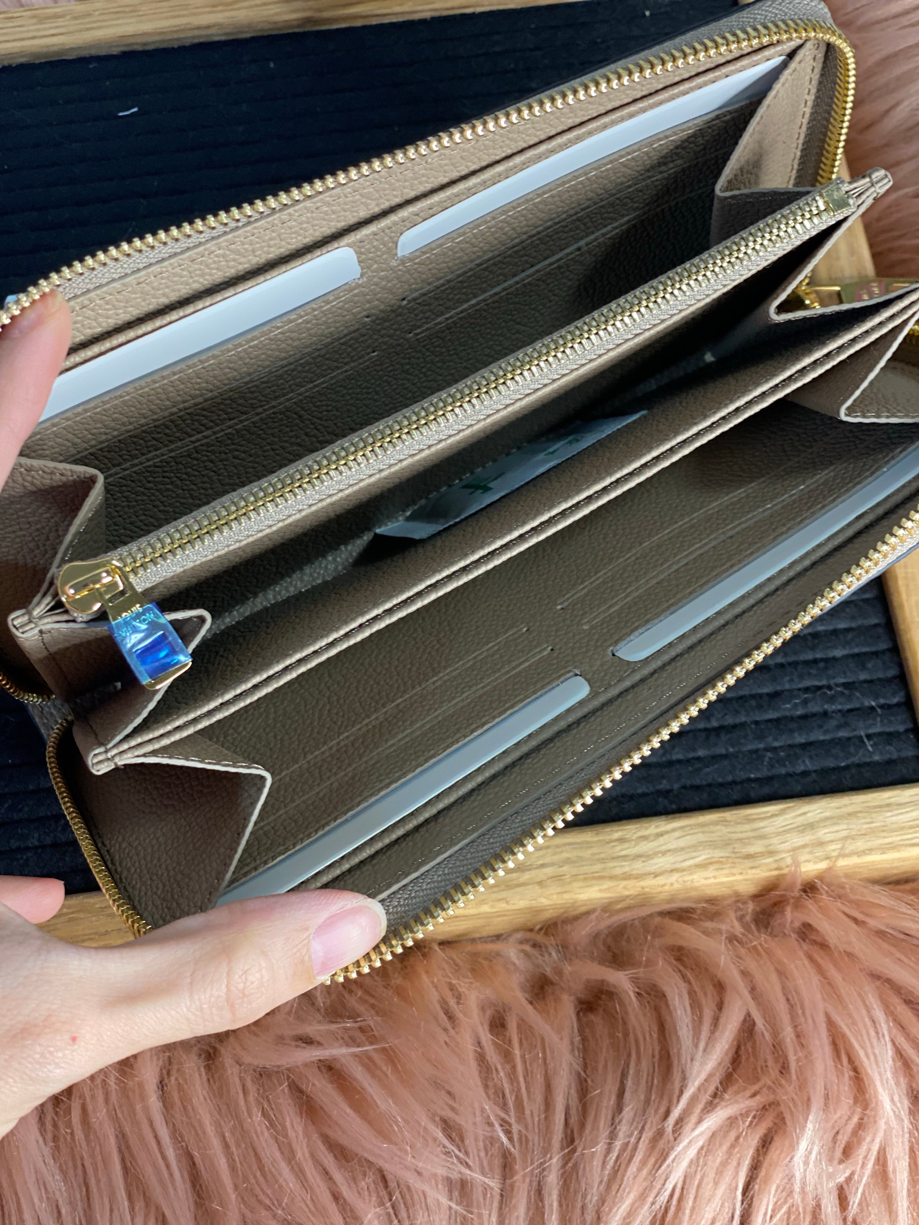 [TOP] Louis Vuitton LV LV Zippy Wallet Empreinte - Turtle Dove