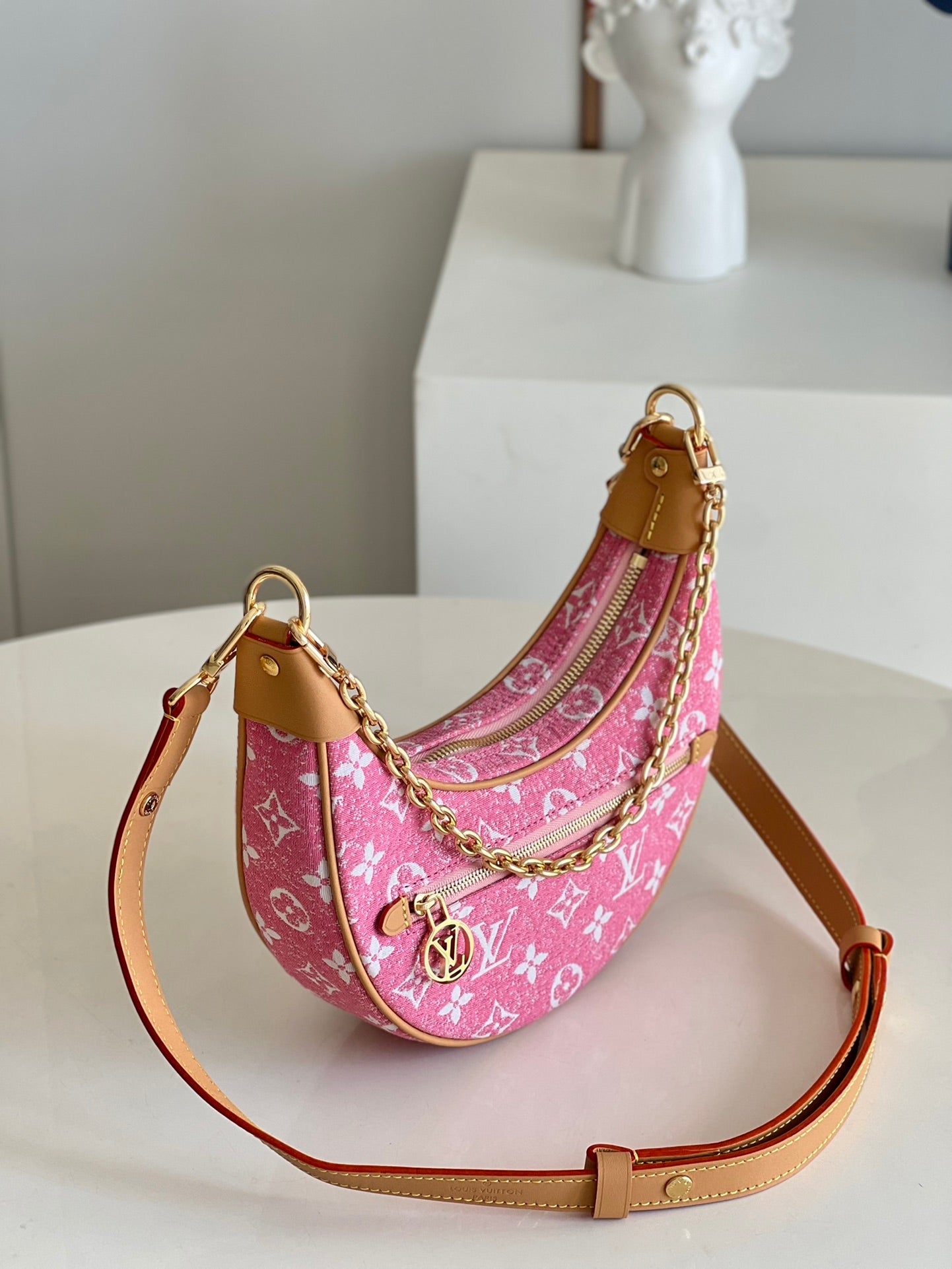 [TOP] Louis Vuitton LV Denim Half-Moon Bag 23 x 13 x 6cm- Pink