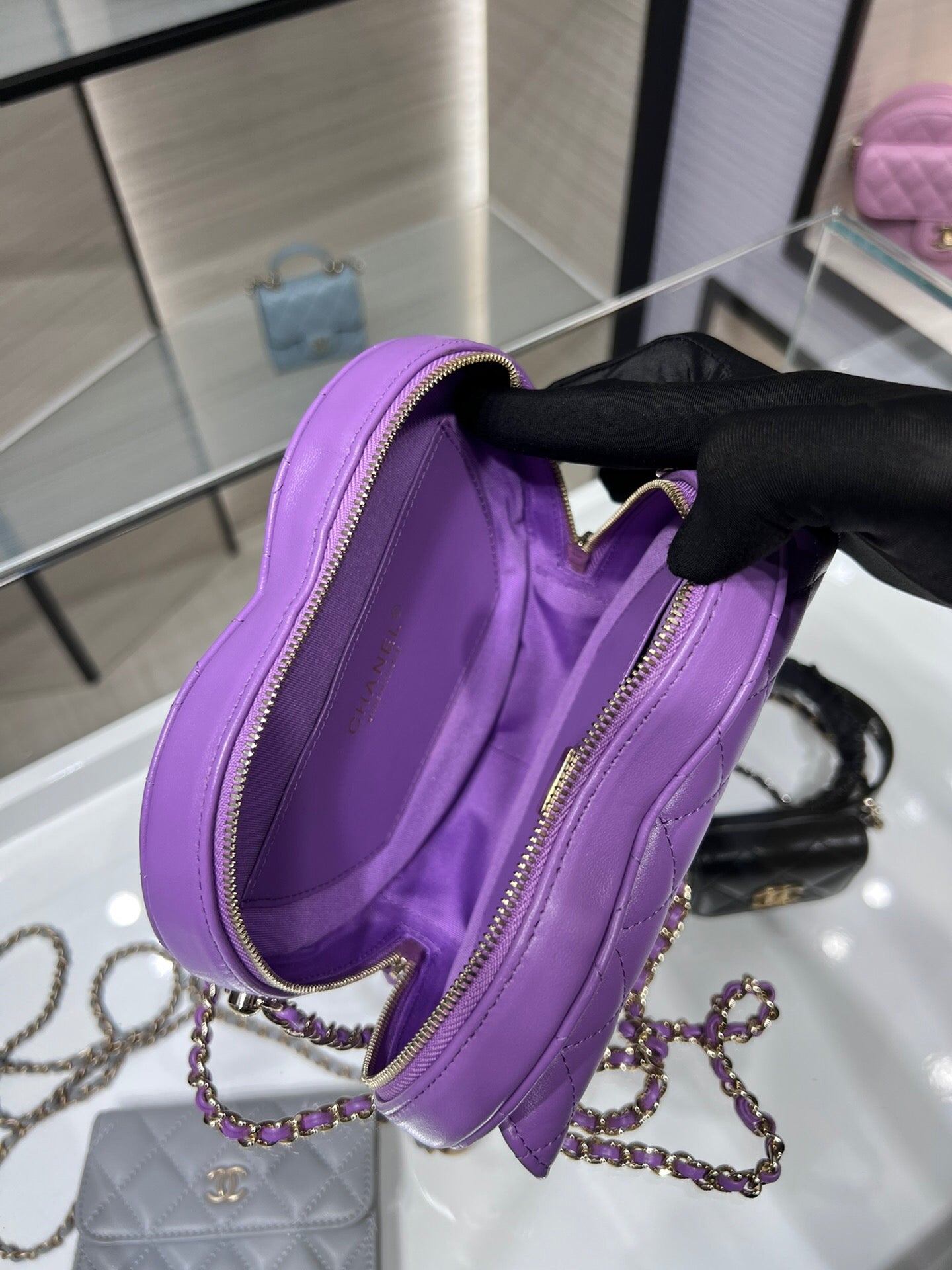 [TOP] CHANEL Heart Bag Large 16.5x18x6.5cm - Purple & GHW