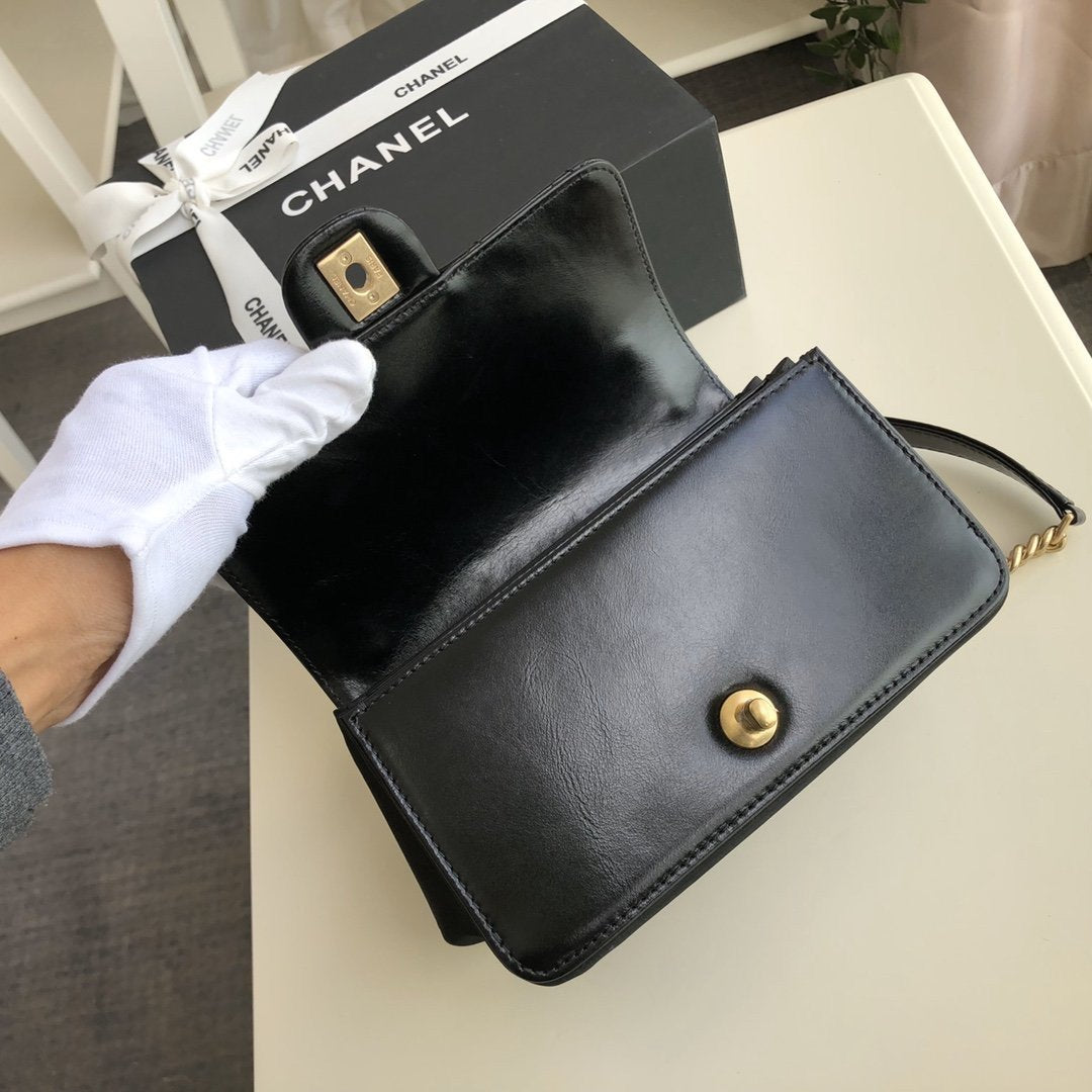 [TOP] CHANEL Classic Flab Bag Straight Lined Aged Lambskin Mini 20cm - Black & GHW