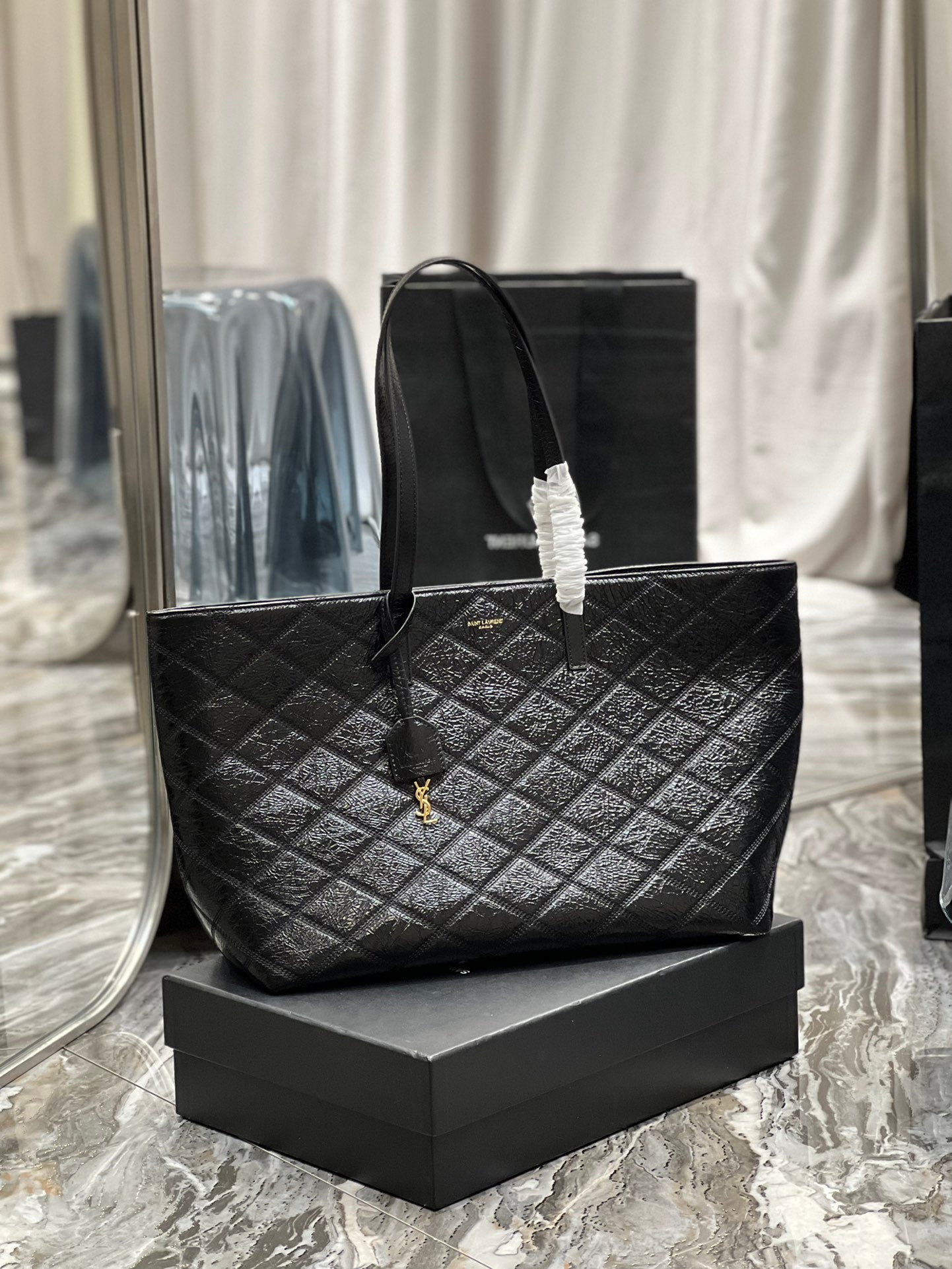 [TOP] Yves Saint Laurent YSL East-West Quilt Shopping Tote Bag - Black