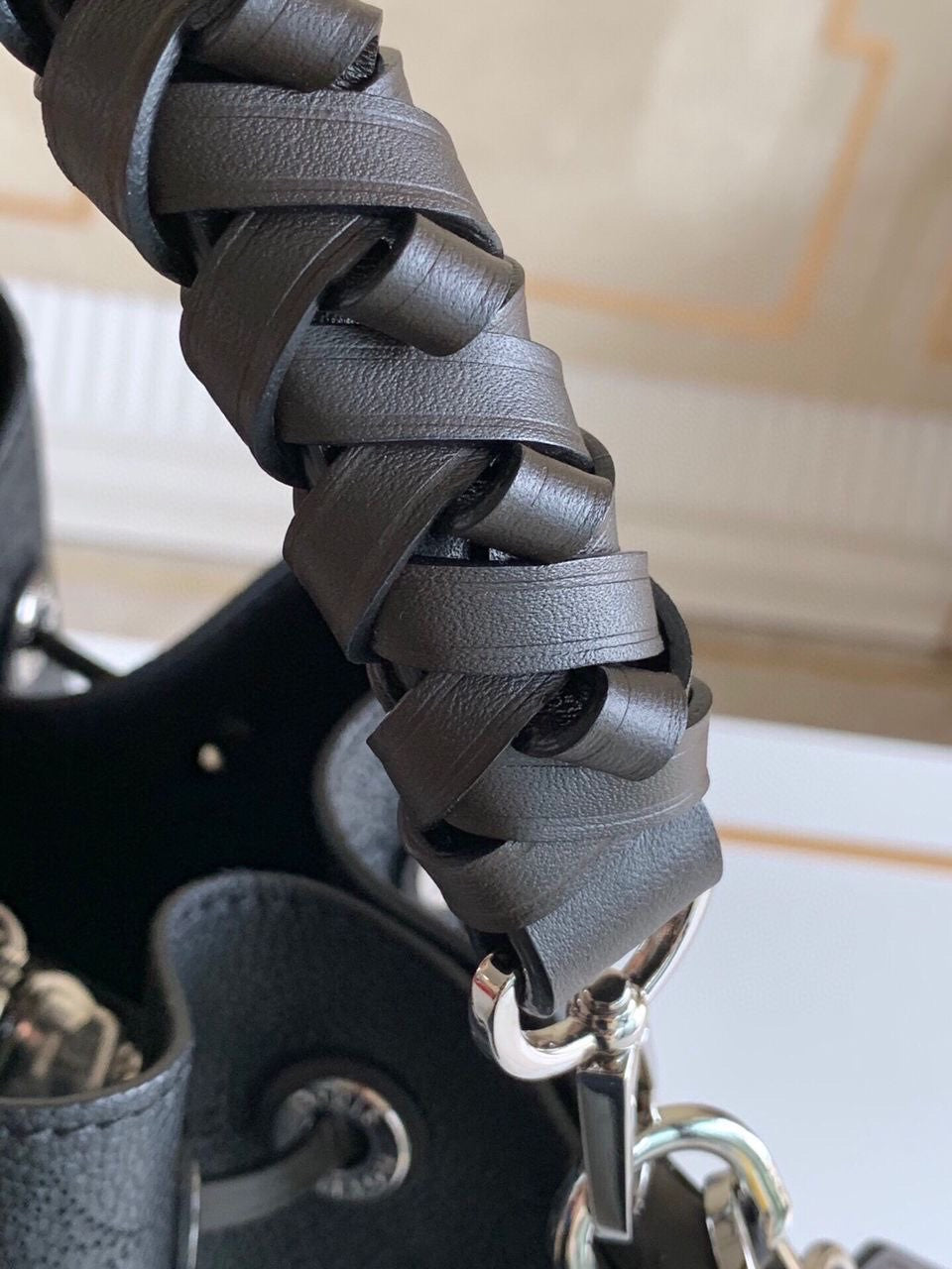 [TOP] Louis Vuitton LV  Leather Noe Bag 23×25.4×14.6CM- Black