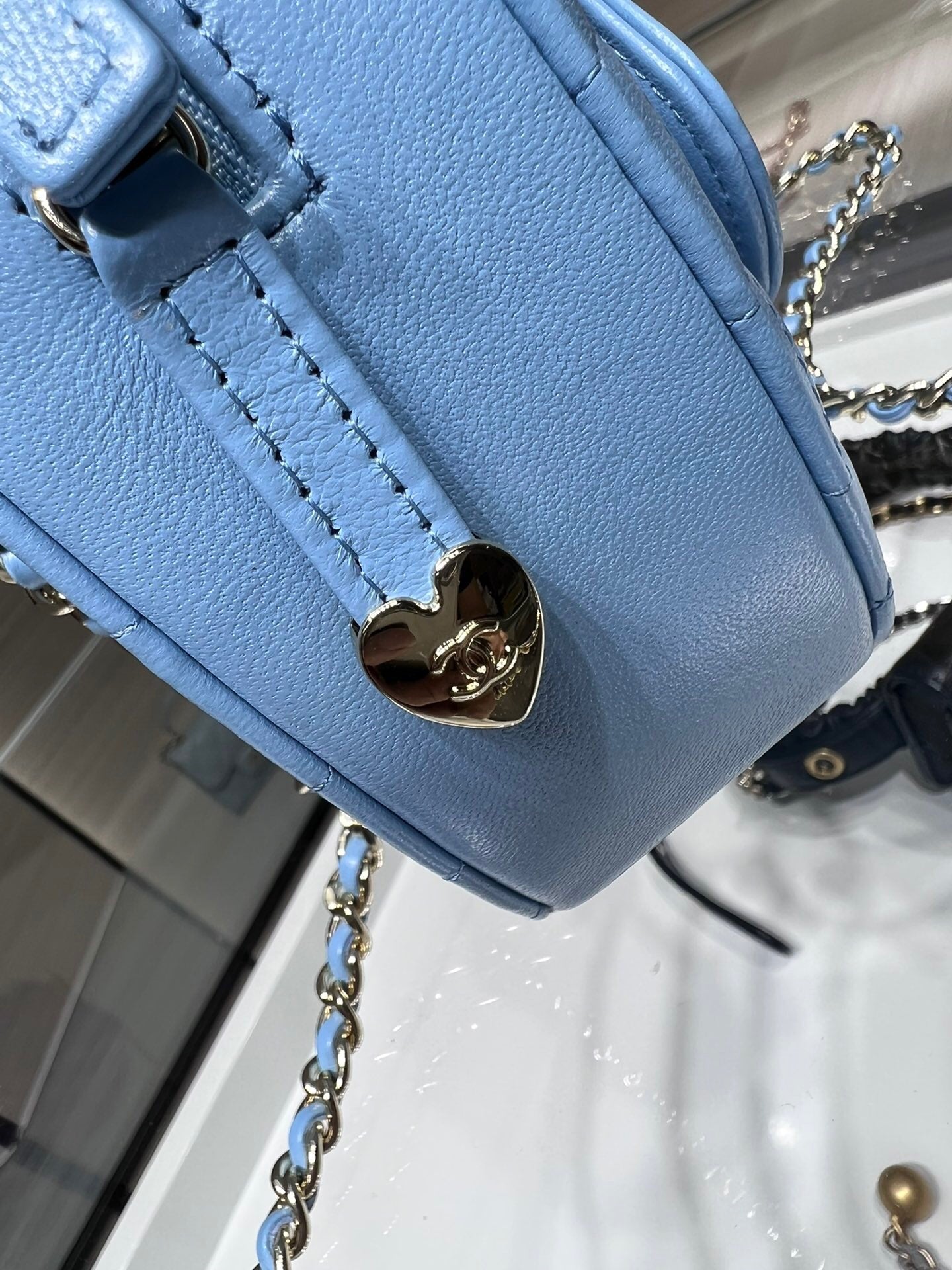 [TOP] CHANEL Heart Bag Large 16.5x18x6.5cm - Blue & GHW