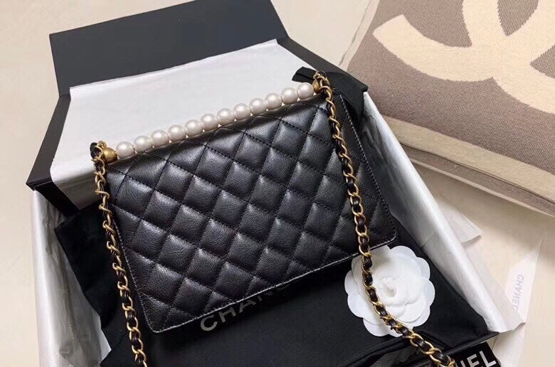 [TOP] CHANEL Flap Bag Quilted Chic Pearl Lambskin Small - Black