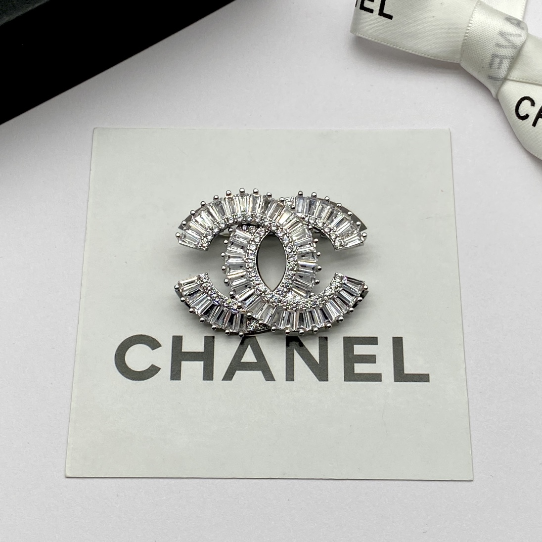 [TOP] CHANEL Brooch Collections