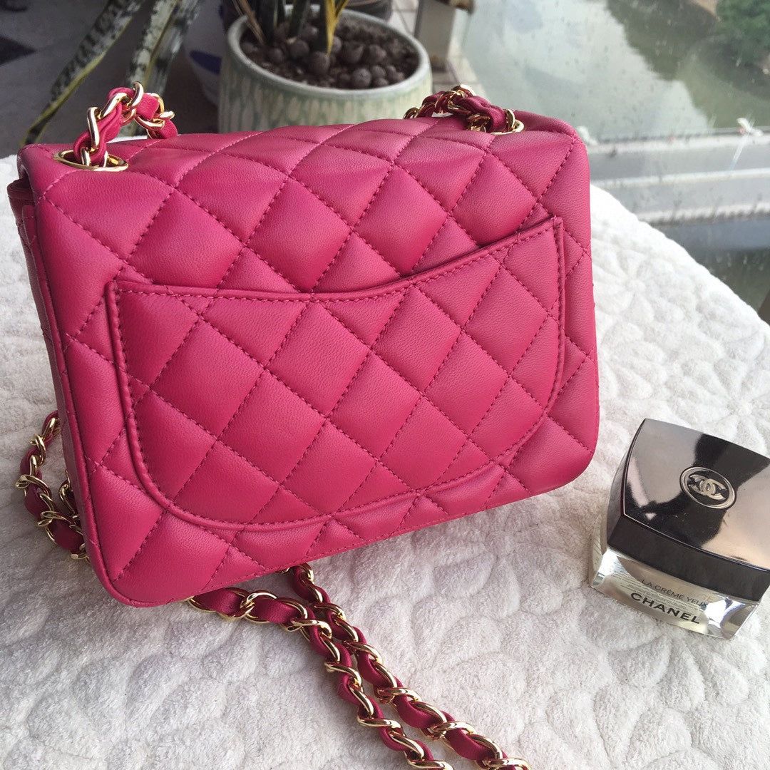 [TOP] CHANEL Classic Flap Bag Quilted Mini 18 cm - Pink & GHW