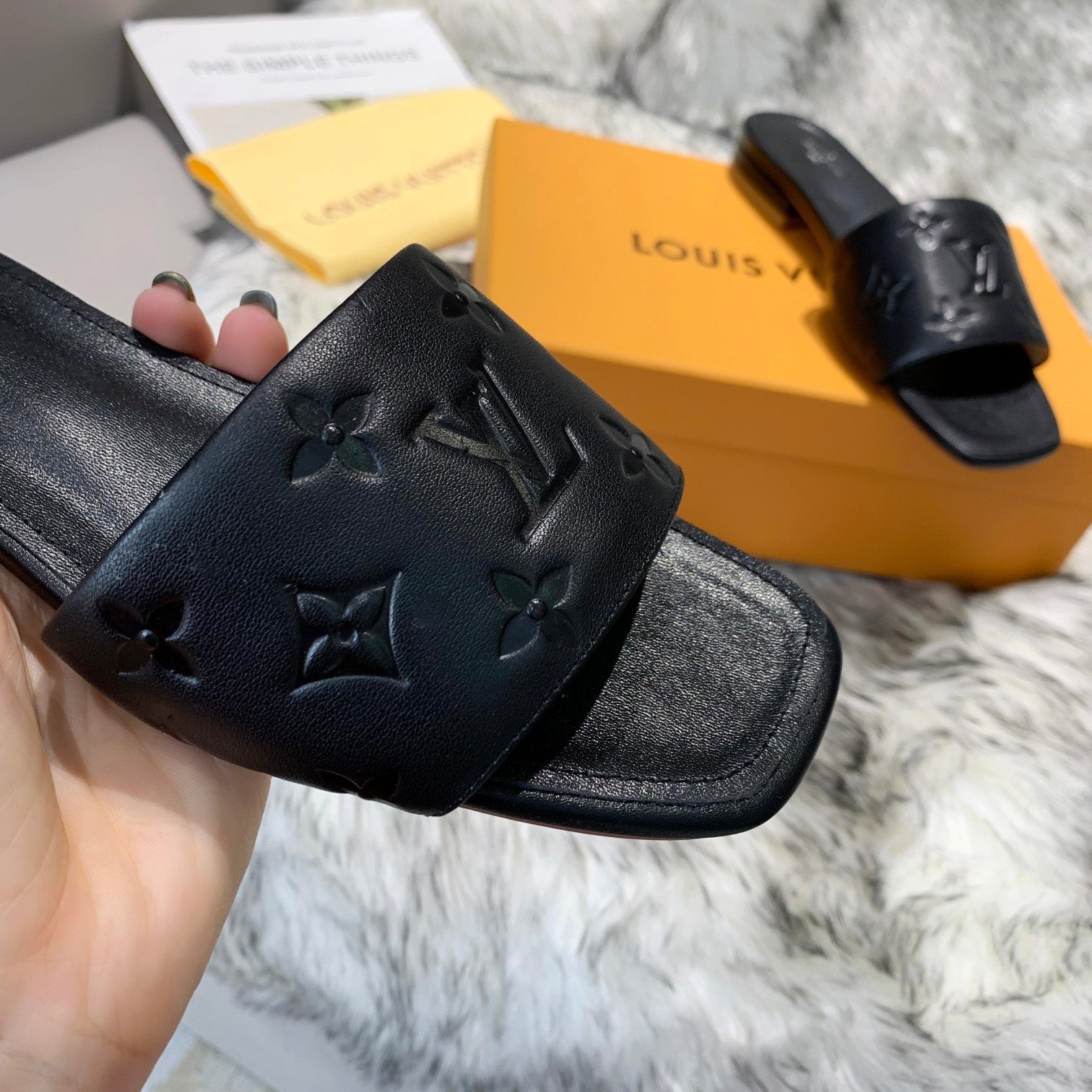 [TOP] Louis Vuitton LV LV Empreinte Sandals - Black