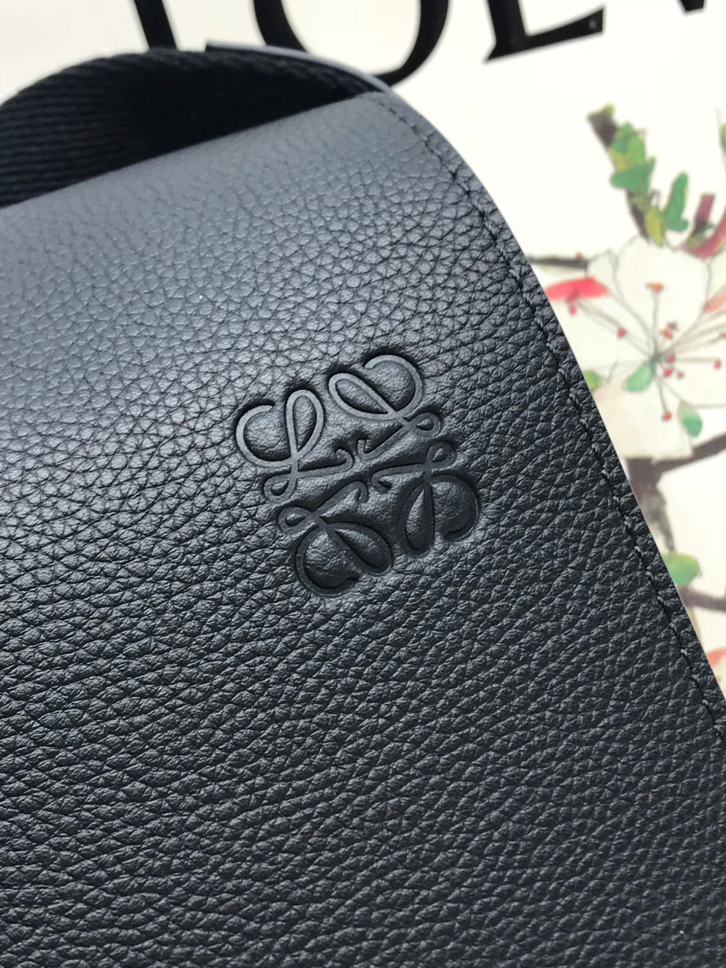 [TOP] LOEWE Military Messenger Bag in Soft Grained Calfskin - Black