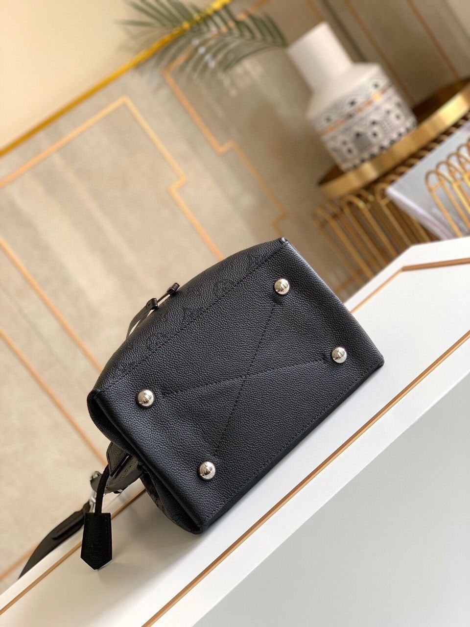 [TOP] Louis Vuitton LV  Leather Noe Bag 23×25.4×14.6CM- Black