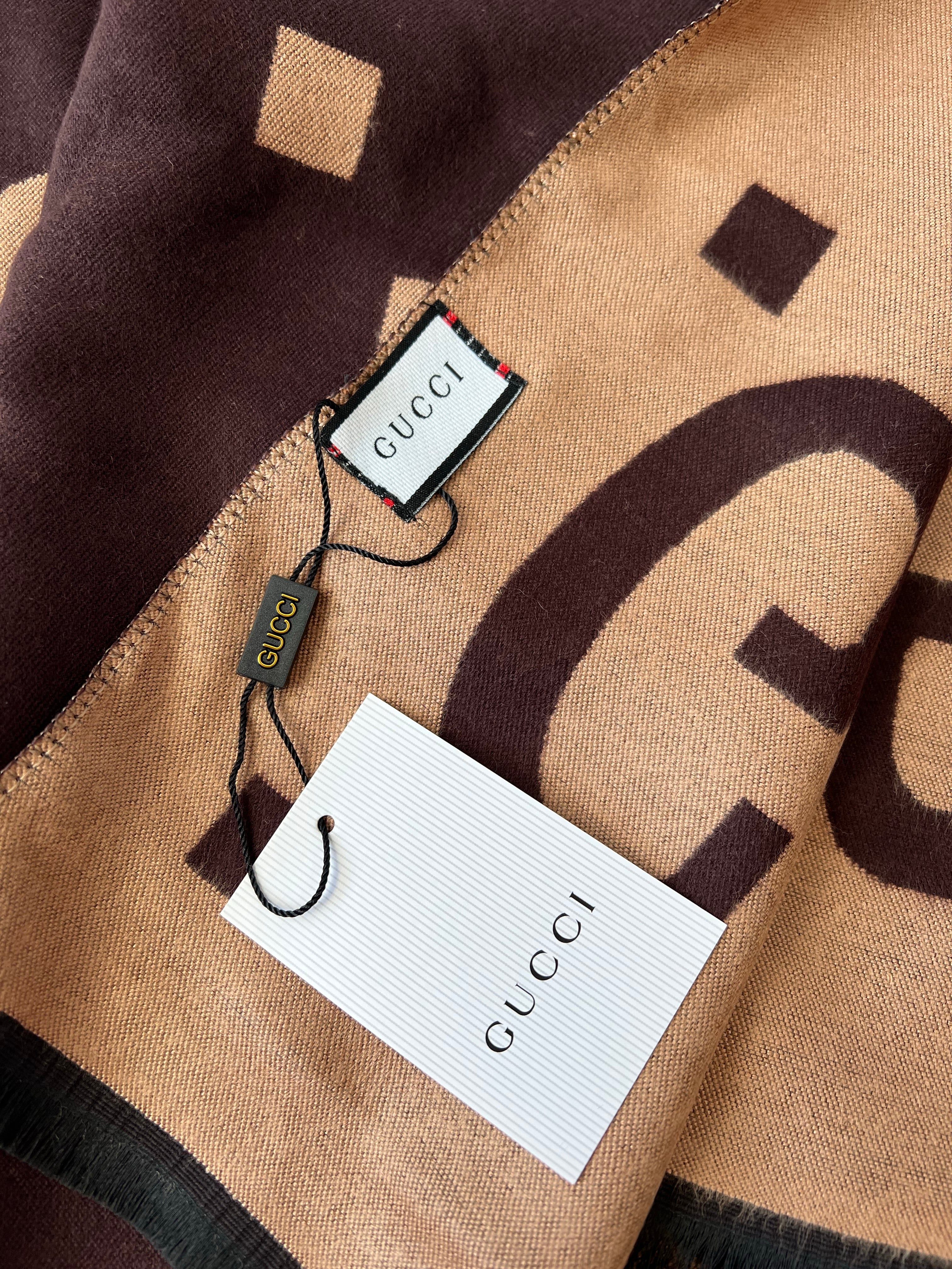 [TOP] GUCCI 2 tone Scarf - Brown + Beige