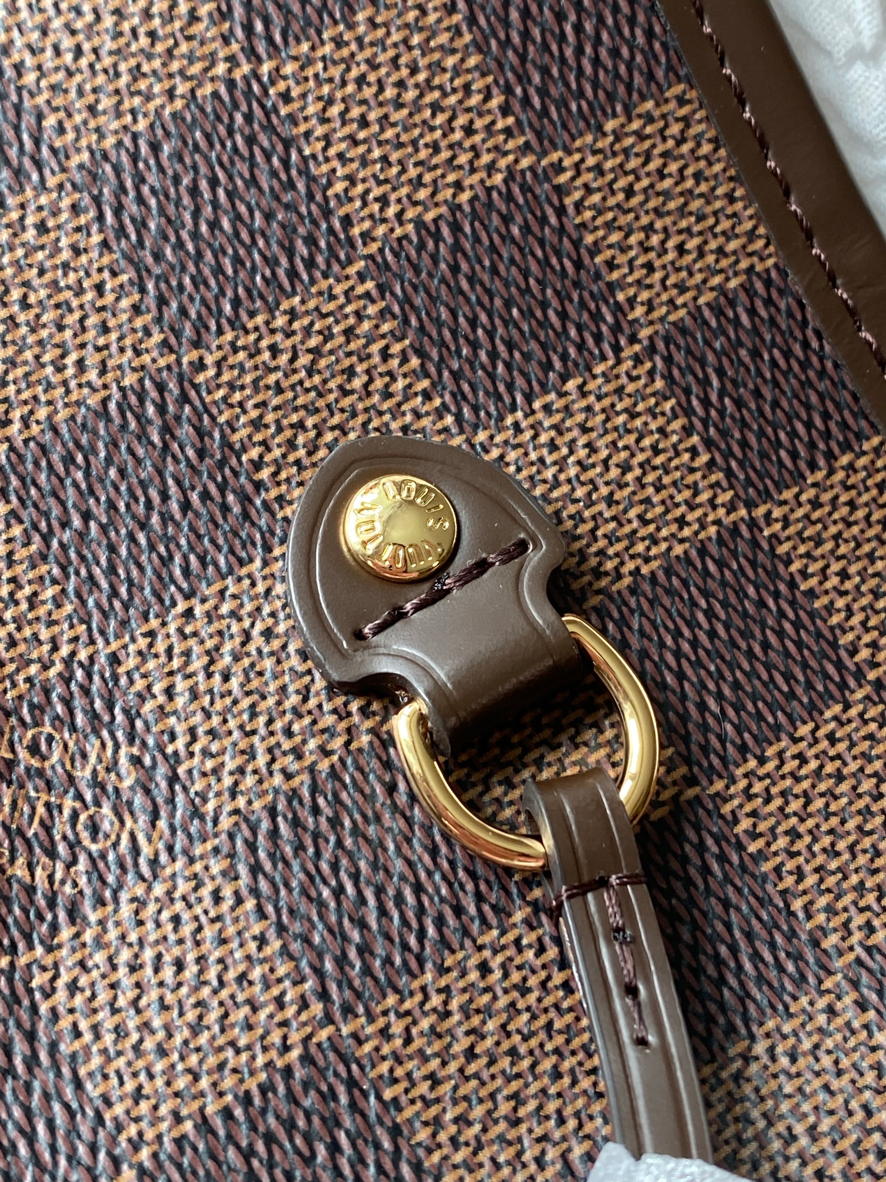 [TOP] Louis Vuitton LV £V Neverful MM Damier Ebene - Red Interior