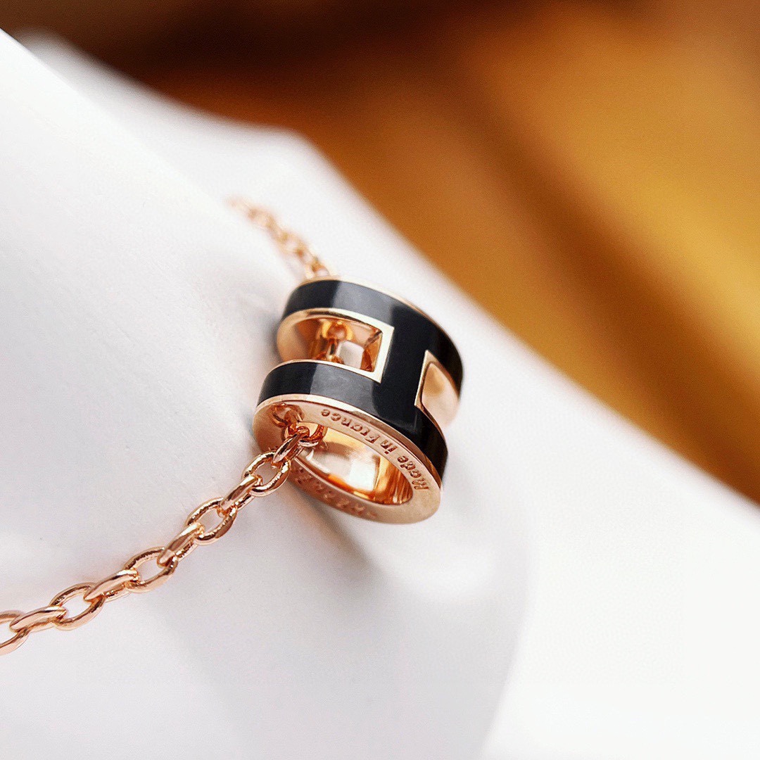 [TOP] HERMES Mini H Logo Necklace - Black