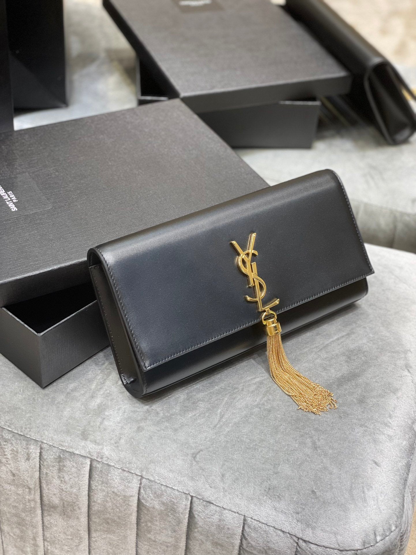[TOP] Yves Saint Laurent YSL Kate Tassel Clutch