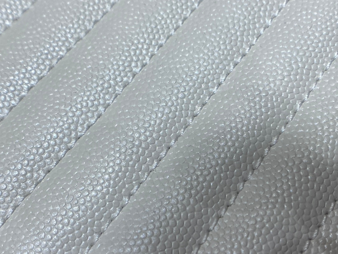 [TOP] Yves Saint Laurent YSL Woc Matelasse Medium Bag - White GHW