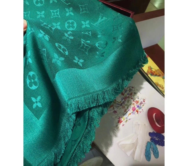 [TOP] Louis Vuitton LV L*V Big Square Scarf - Green