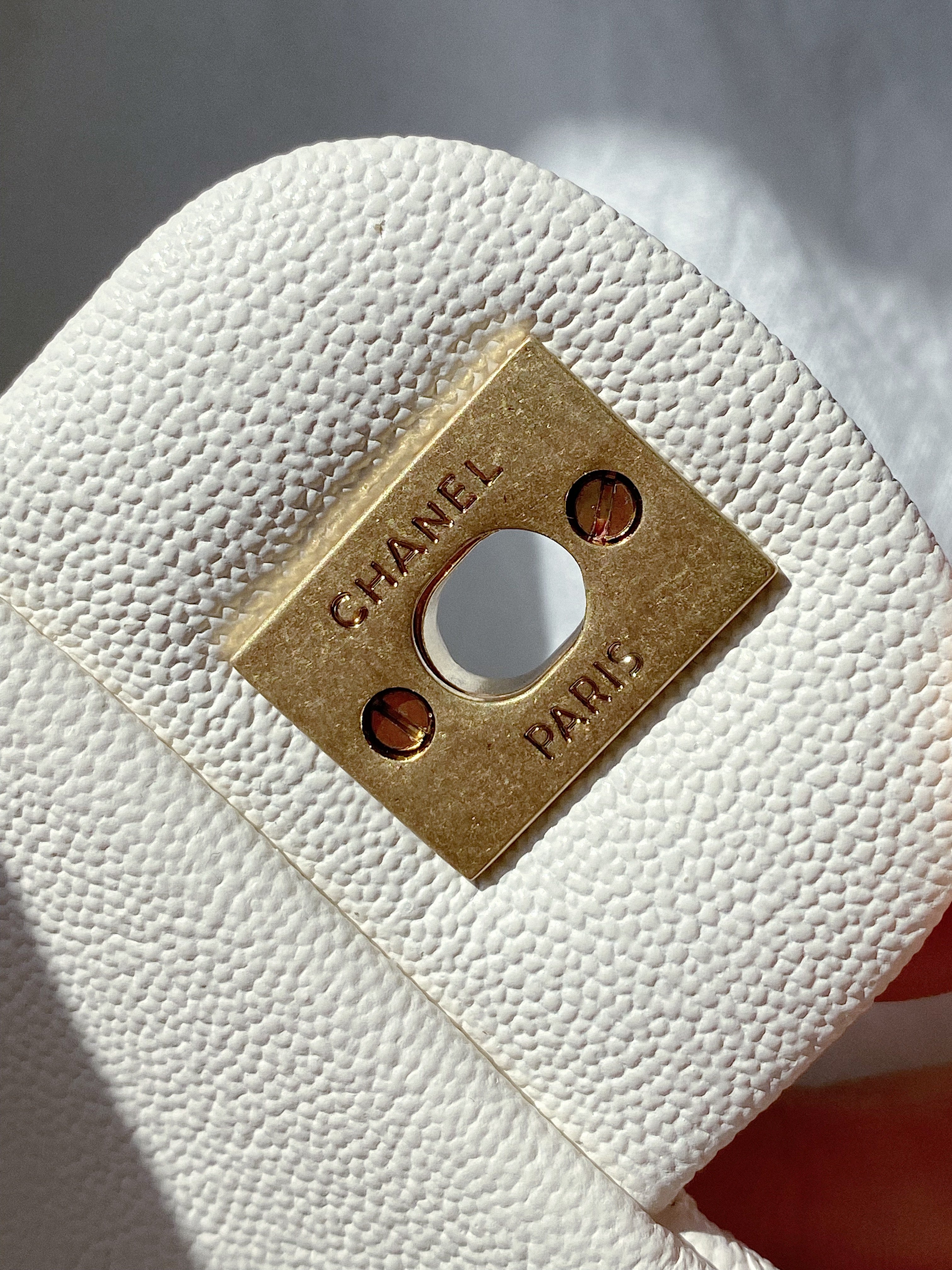 [TOP] CHANEL Classic Flap Bag with Top Handle Caviar Skin New Mini 20cm - White & GHW