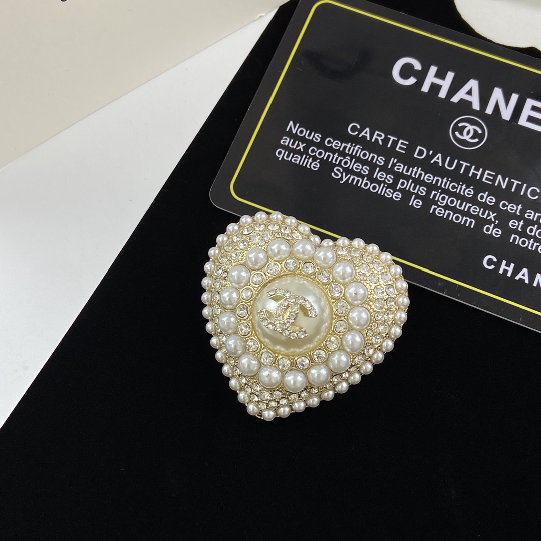 [TOP] CHANEL Brooch Collections